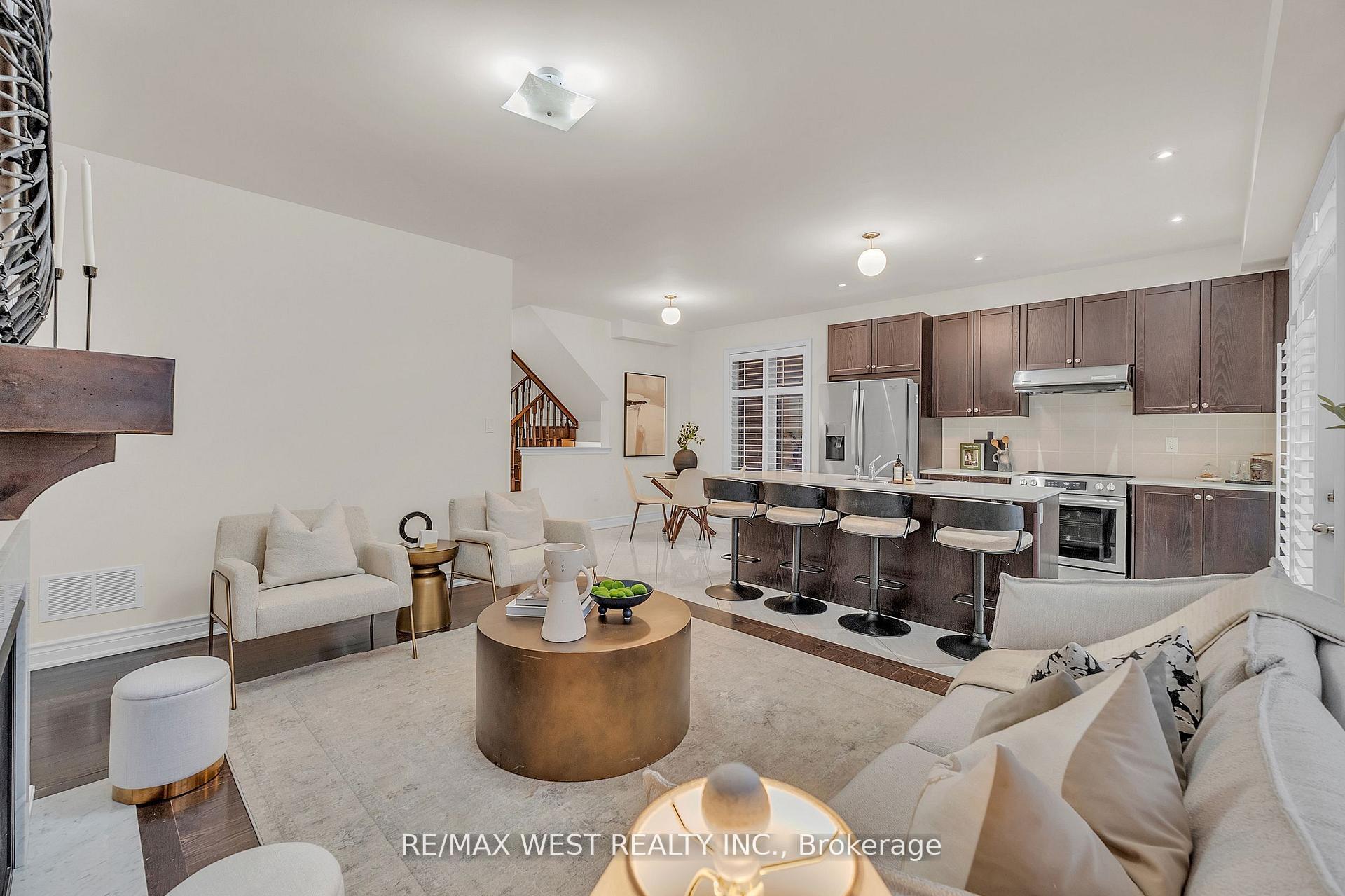 Photo 9 of 79 Algoma Drive, Vaughan, Kleinburg — HOMEH