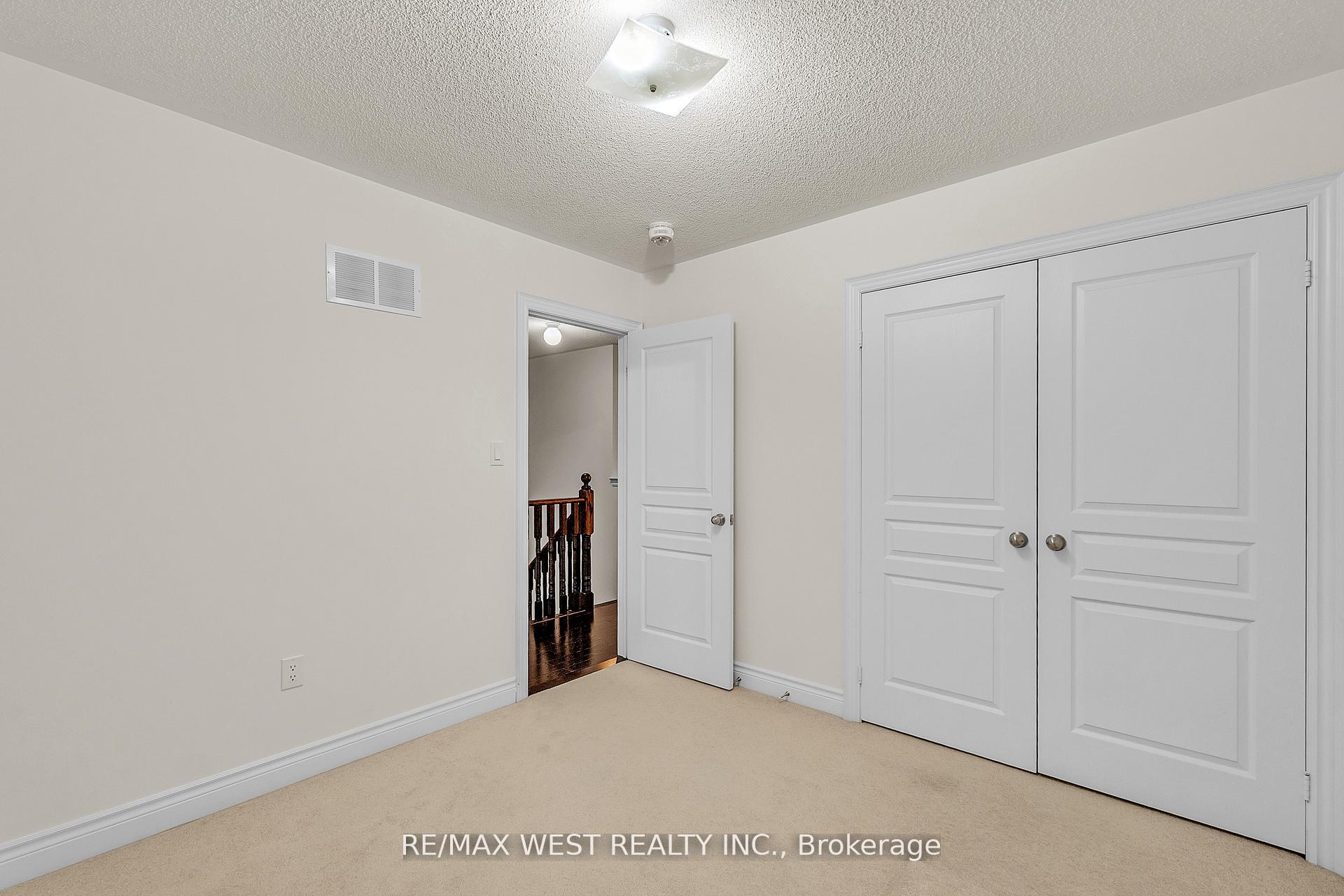 Photo 17 of 79 Algoma Drive, Vaughan, Kleinburg — HOMEH