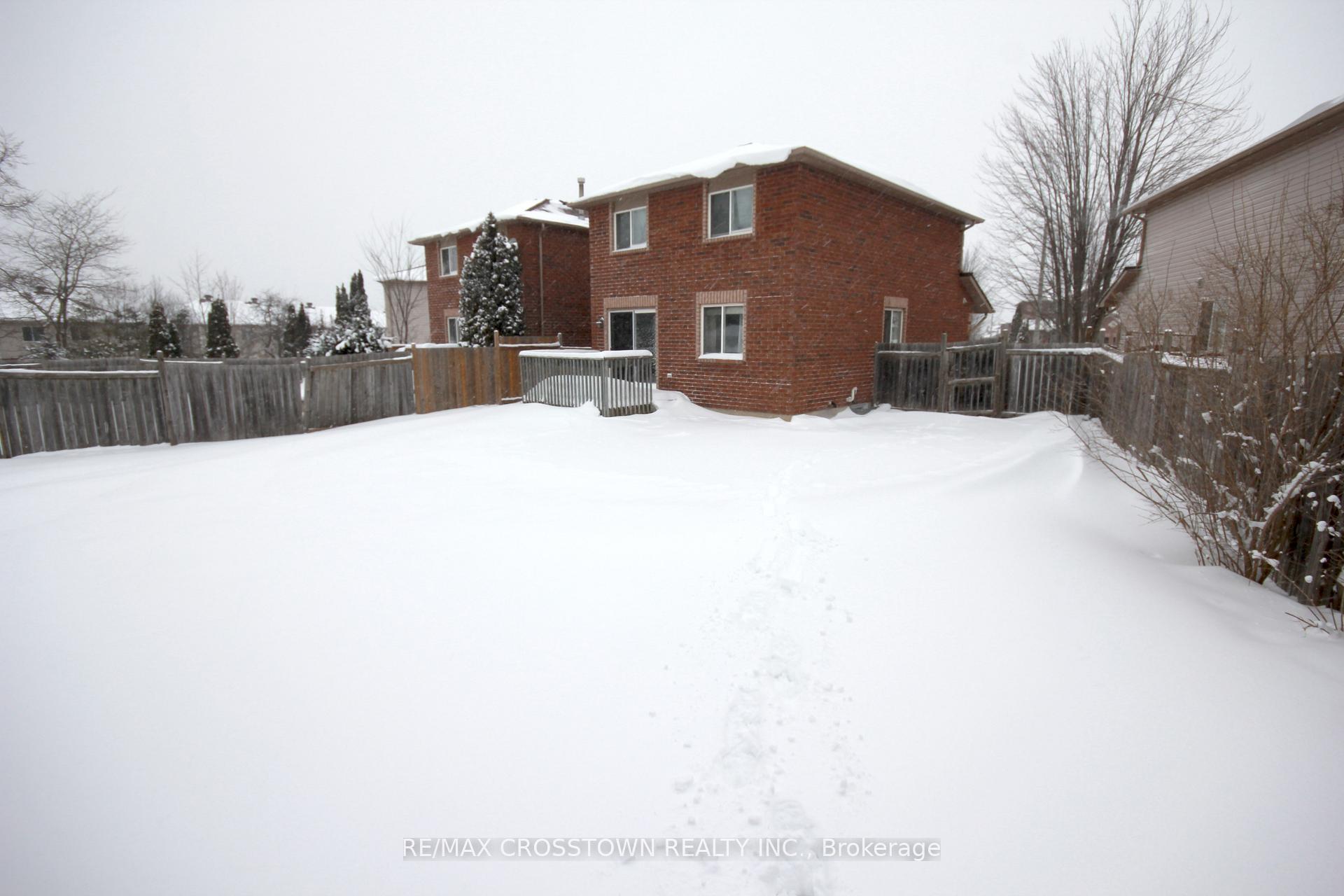 Photo 11 of 157 Nathan Crescent, Barrie, Painswick South — HOMEH