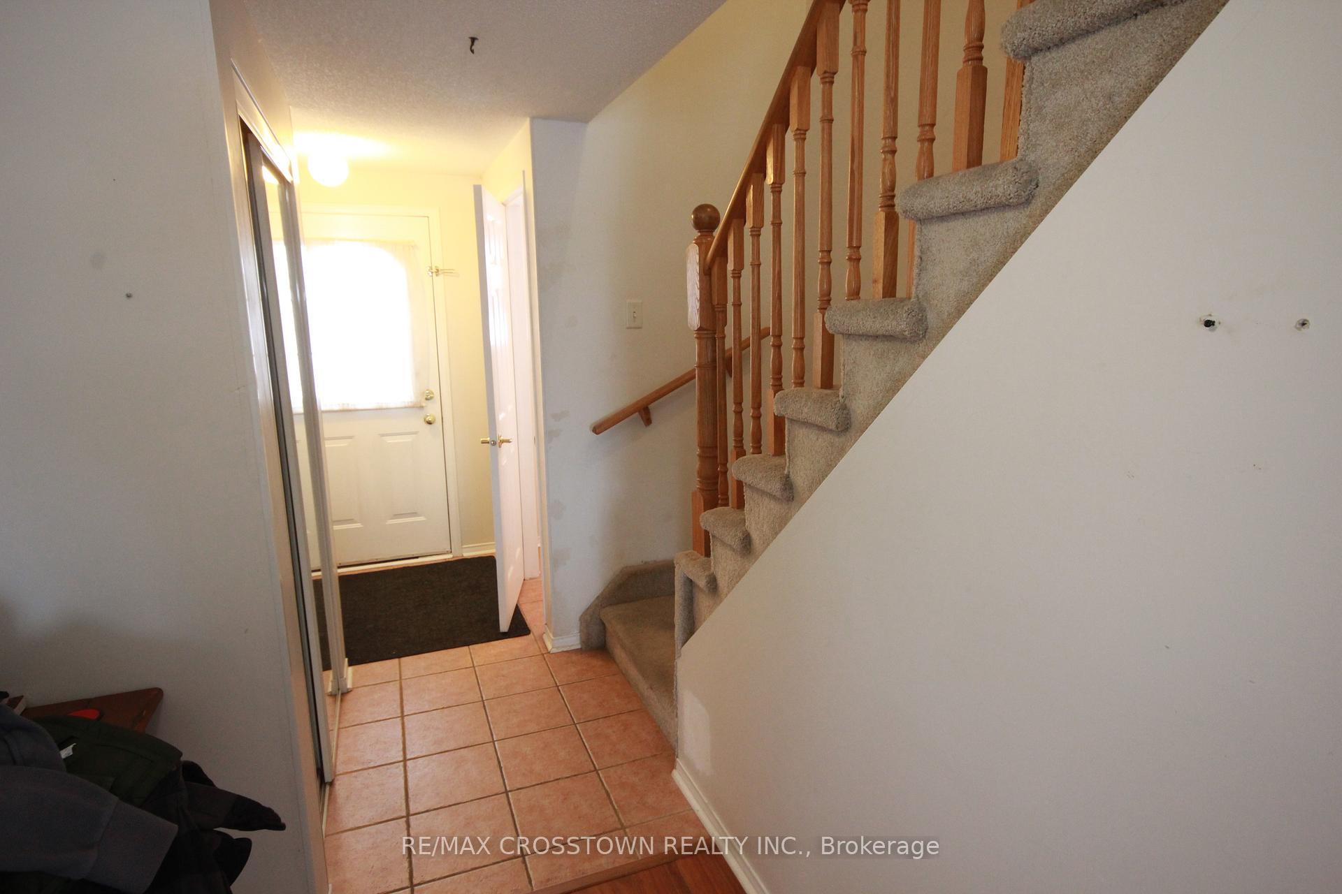 Photo 3 of 157 Nathan Crescent, Barrie, Painswick South — HOMEH
