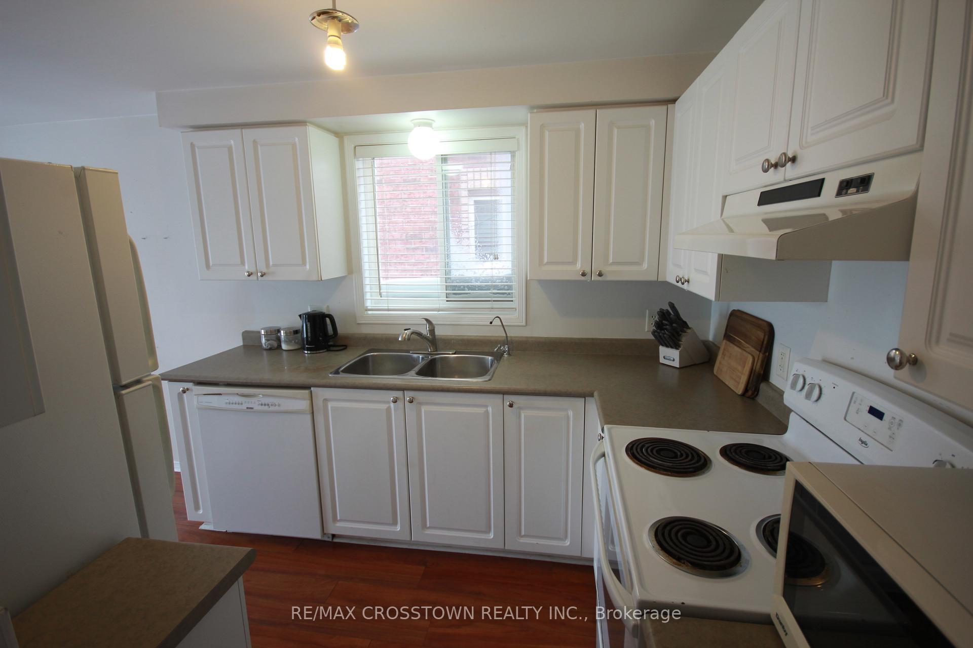 Photo 4 of 157 Nathan Crescent, Barrie, Painswick South — HOMEH