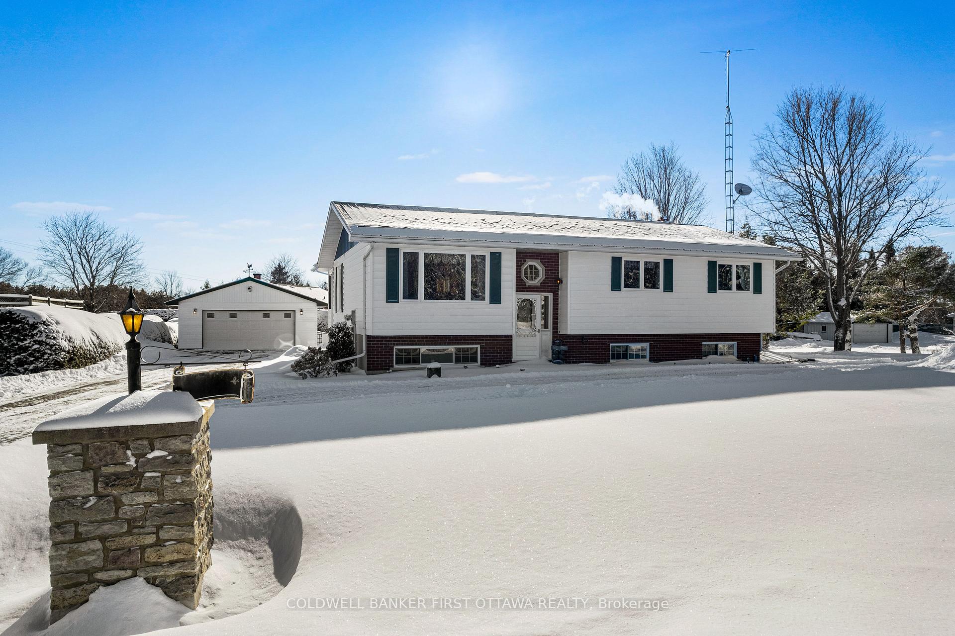 Photo 1 of 117 Perth Road, Beckwith, Beckwith Twp — HOMEH