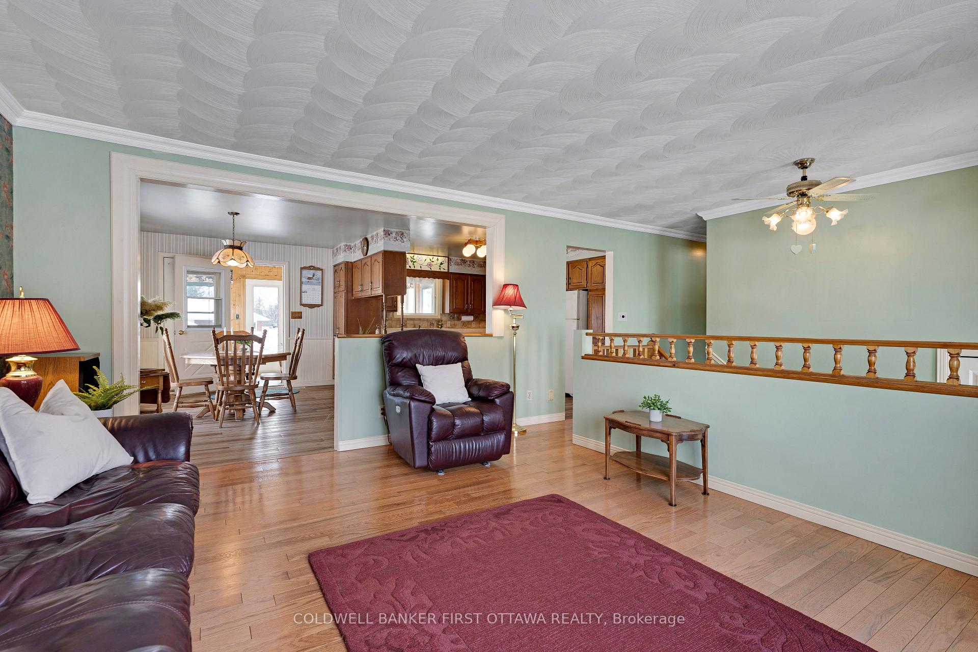 Photo 5 of 117 Perth Road, Beckwith, Beckwith Twp — HOMEH