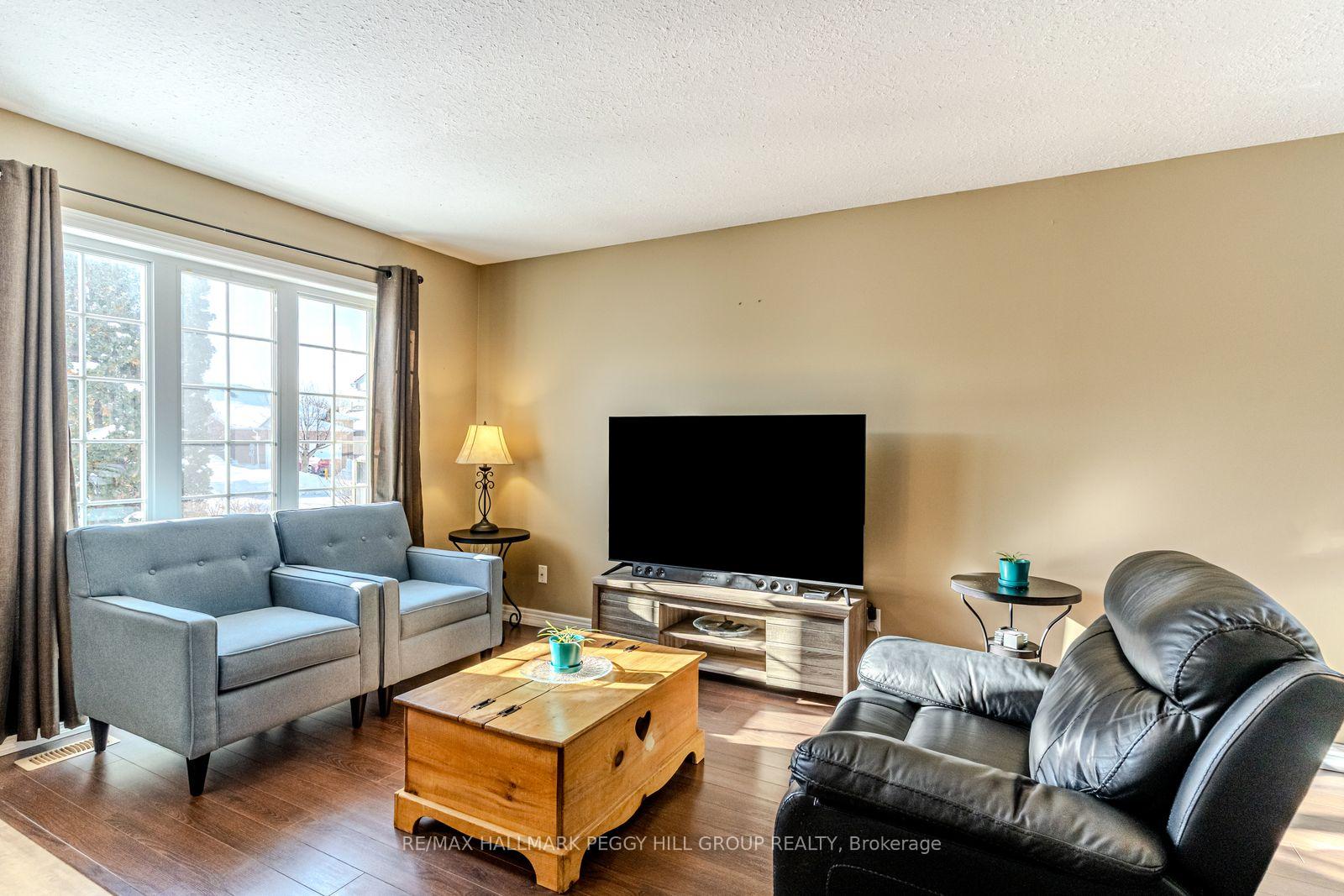 Photo 3 of 172 Sundew Drive, Barrie, Holly — HOMEH