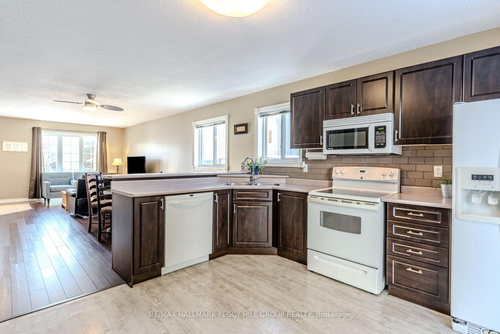 Photo 4 of 172 Sundew Drive, Barrie, Holly — HOMEH