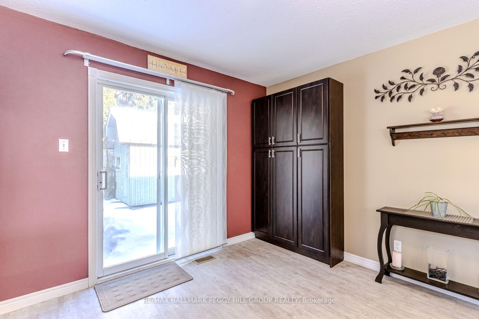 Photo 13 of 172 Sundew Drive, Barrie, Holly — HOMEH