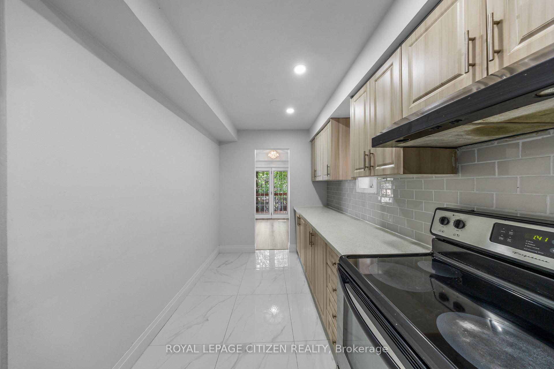 Photo 3 of 116 Ducatel Crescent, Ajax, Central — HOMEH