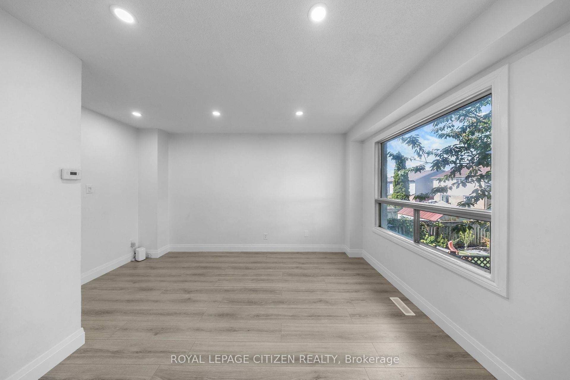 Photo 5 of 116 Ducatel Crescent, Ajax, Central — HOMEH