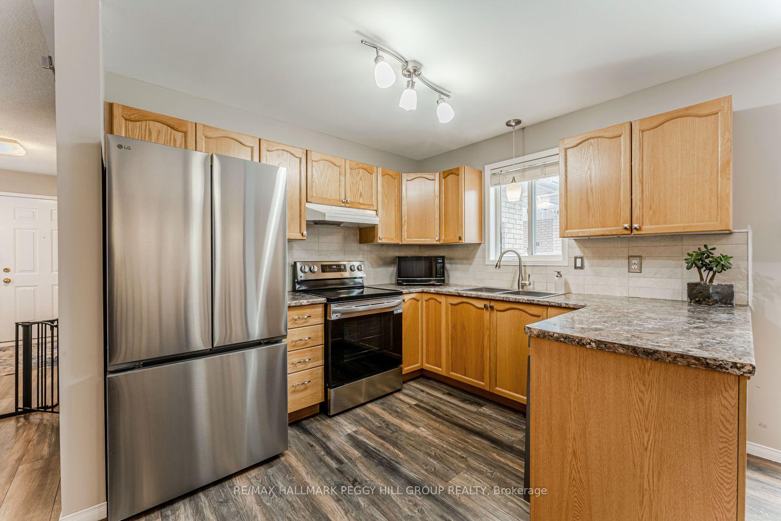 Photo 4 of 53 Butternut Drive, Barrie, Holly — HOMEH