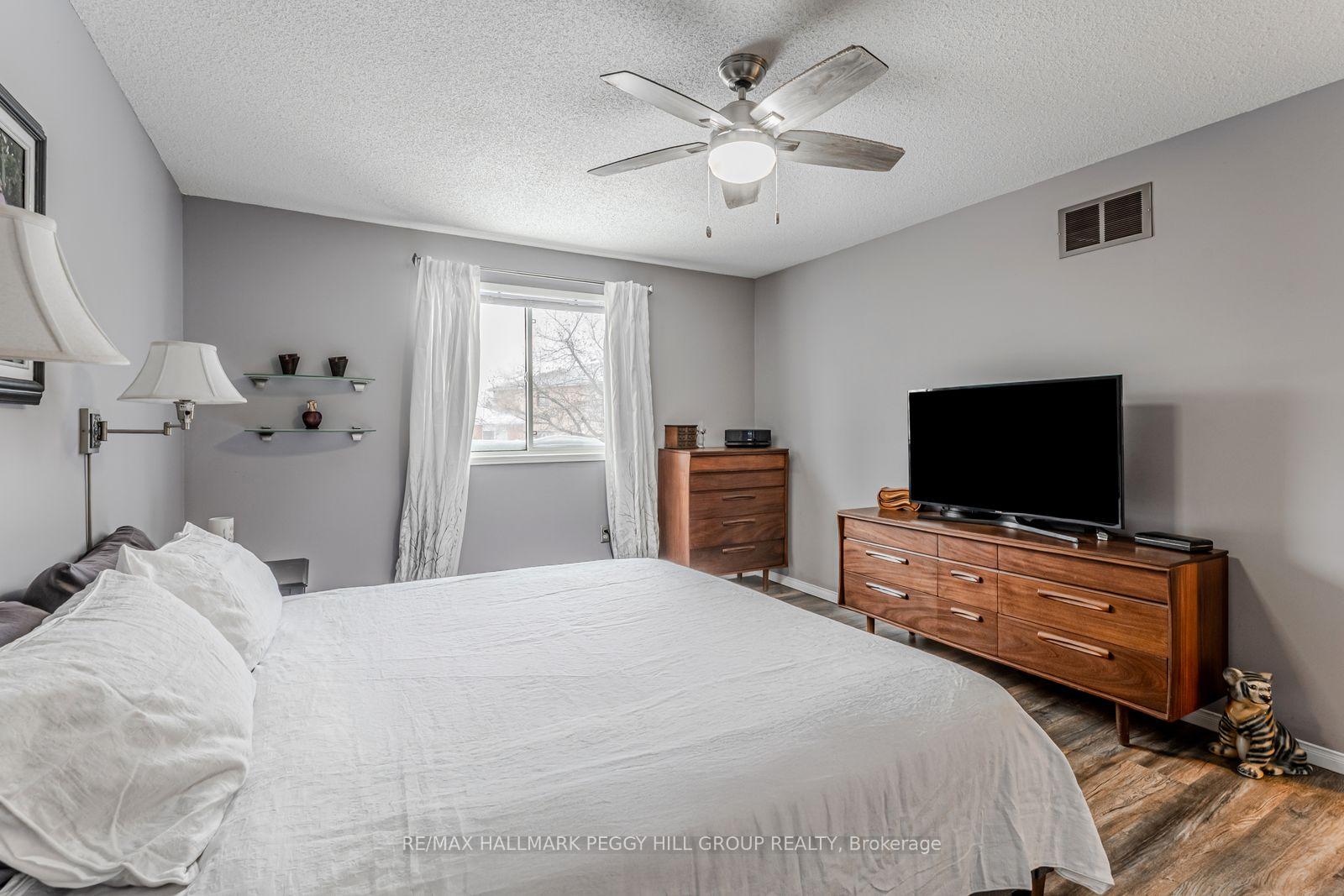 Photo 5 of 53 Butternut Drive, Barrie, Holly — HOMEH
