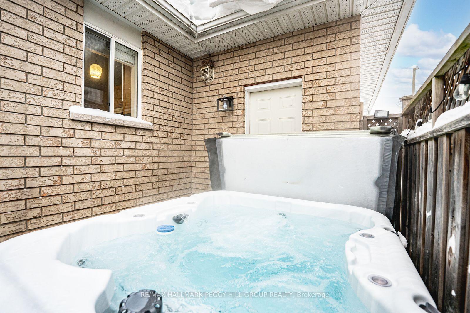 Photo 10 of 53 Butternut Drive, Barrie, Holly — HOMEH