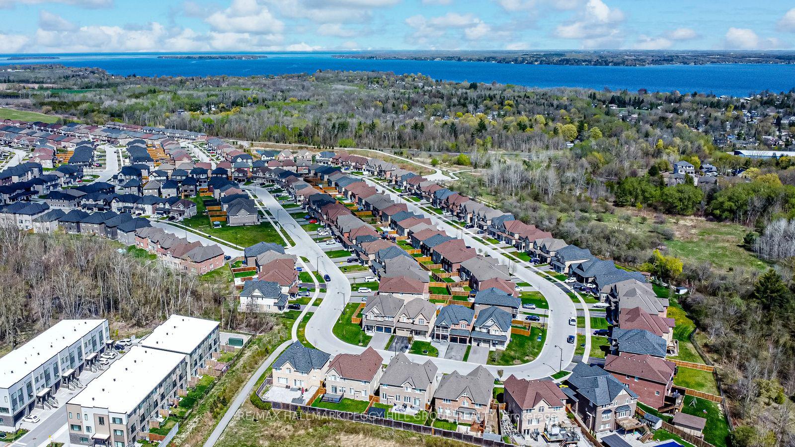 Photo 2 of 878 Green Street, Innisfil, Lefroy — HOMEH