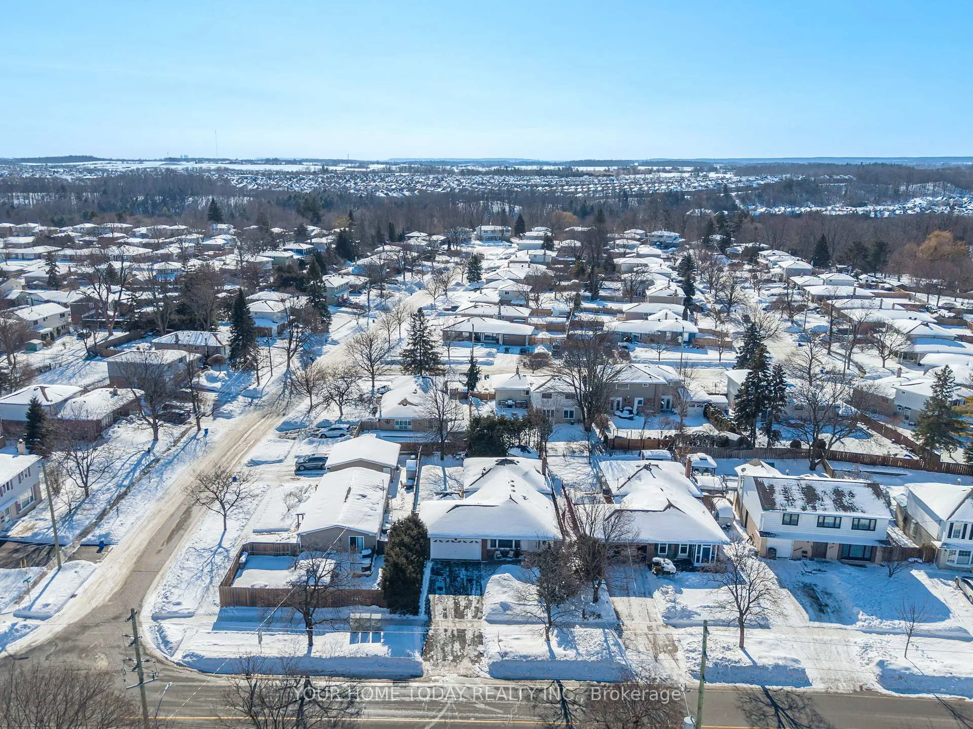 Photo 3 of 260 Delrex Boulevard, Halton Hills, Georgetown — HOMEH