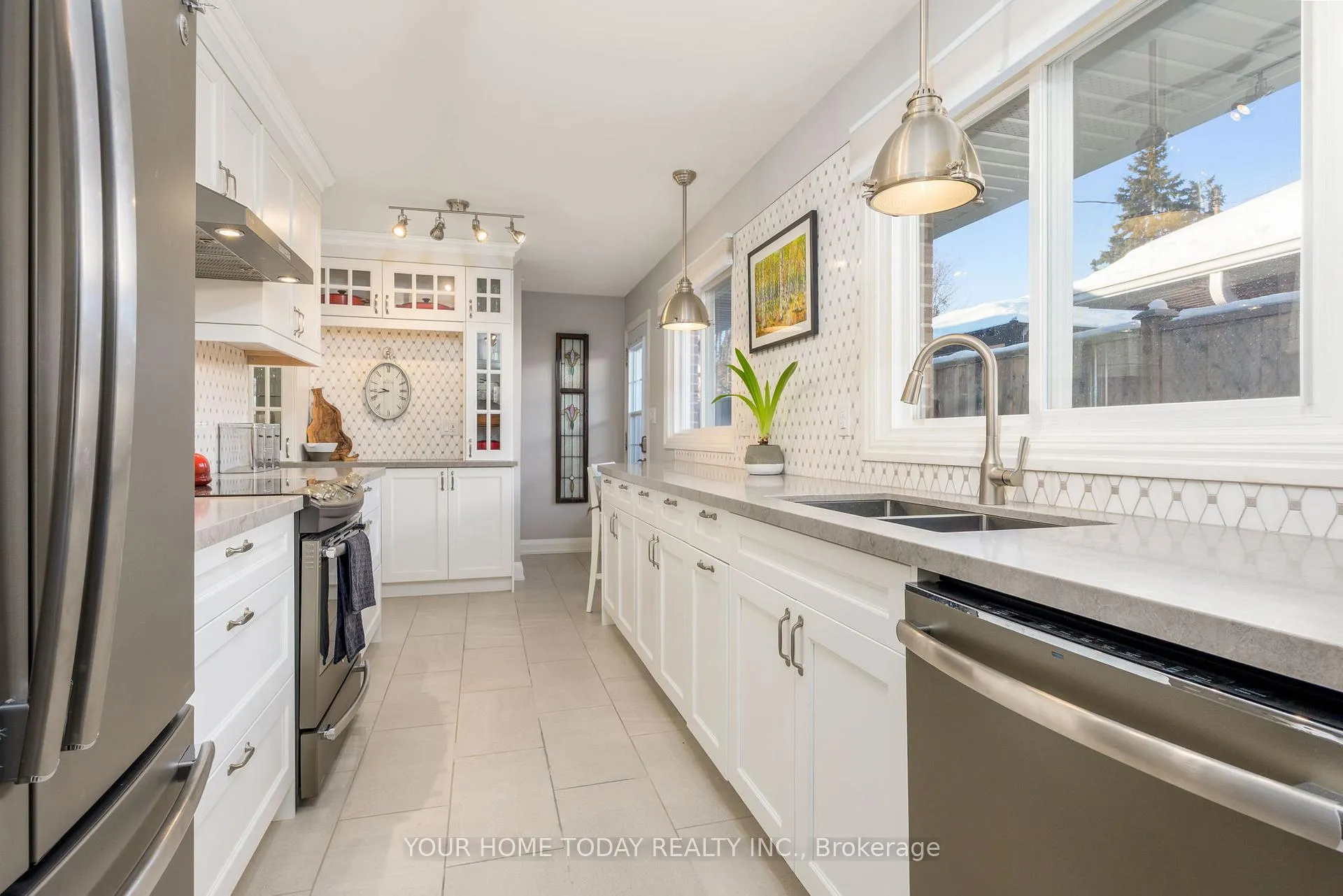 Photo 10 of 260 Delrex Boulevard, Halton Hills, Georgetown — HOMEH