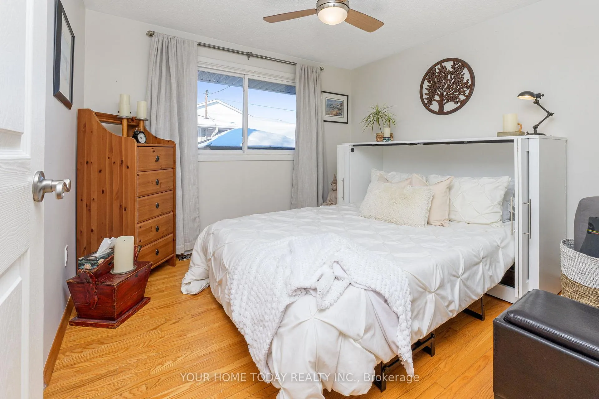 Photo 18 of 260 Delrex Boulevard, Halton Hills, Georgetown — HOMEH