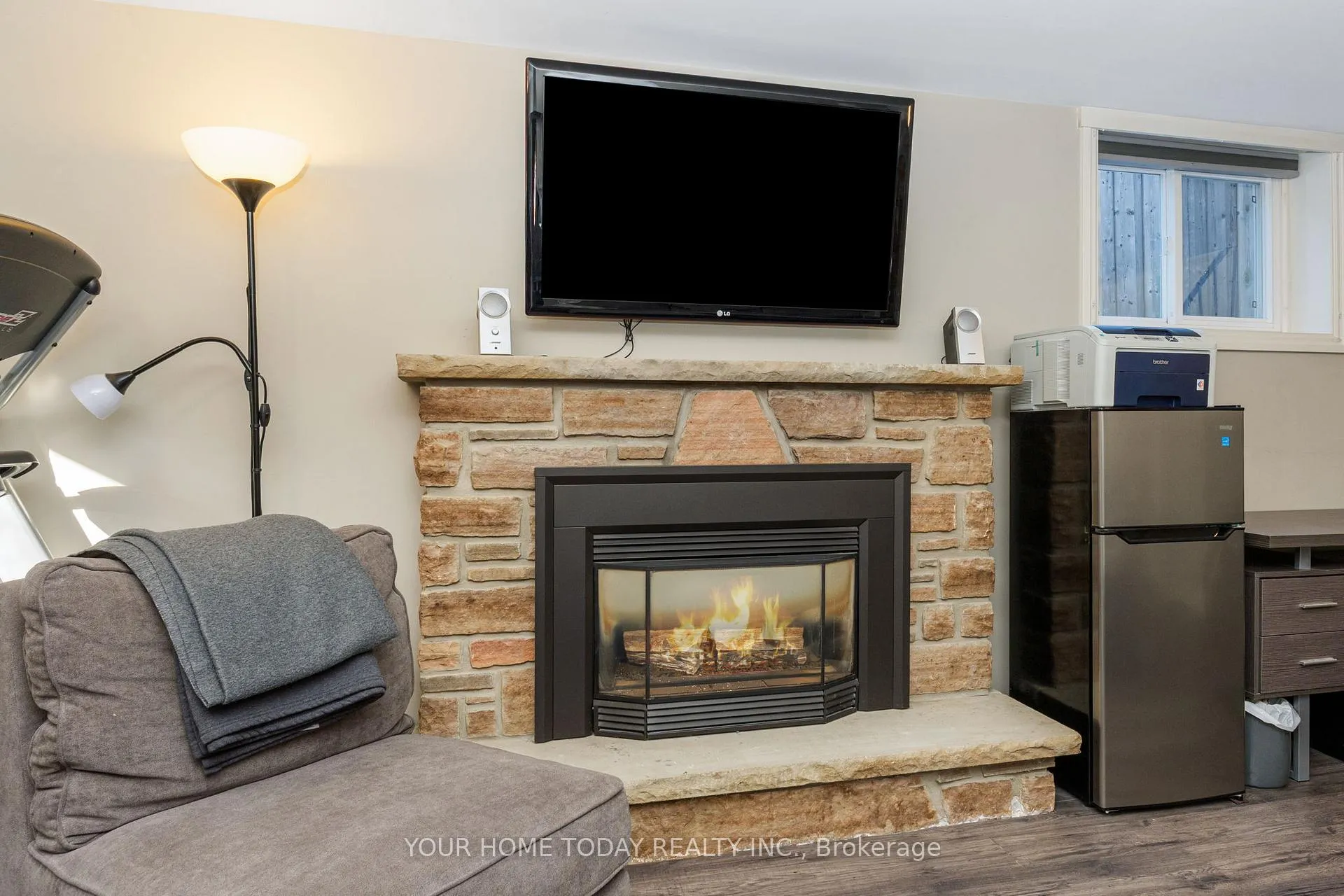 Photo 25 of 260 Delrex Boulevard, Halton Hills, Georgetown — HOMEH