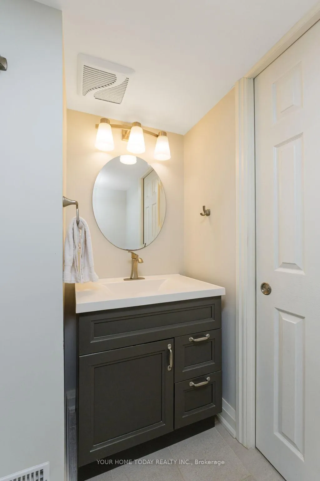 Photo 33 of 260 Delrex Boulevard, Halton Hills, Georgetown — HOMEH