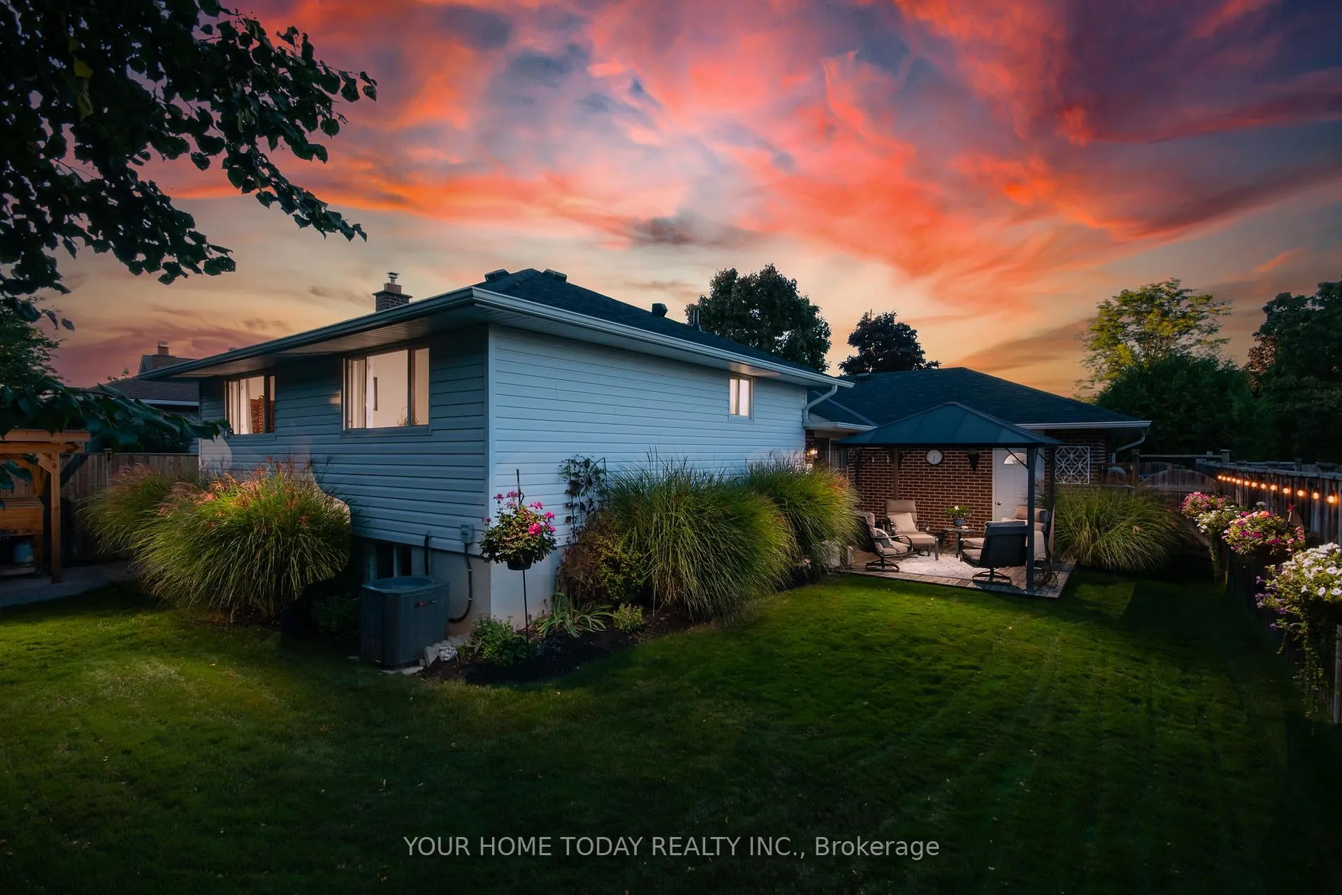 Photo 35 of 260 Delrex Boulevard, Halton Hills, Georgetown — HOMEH