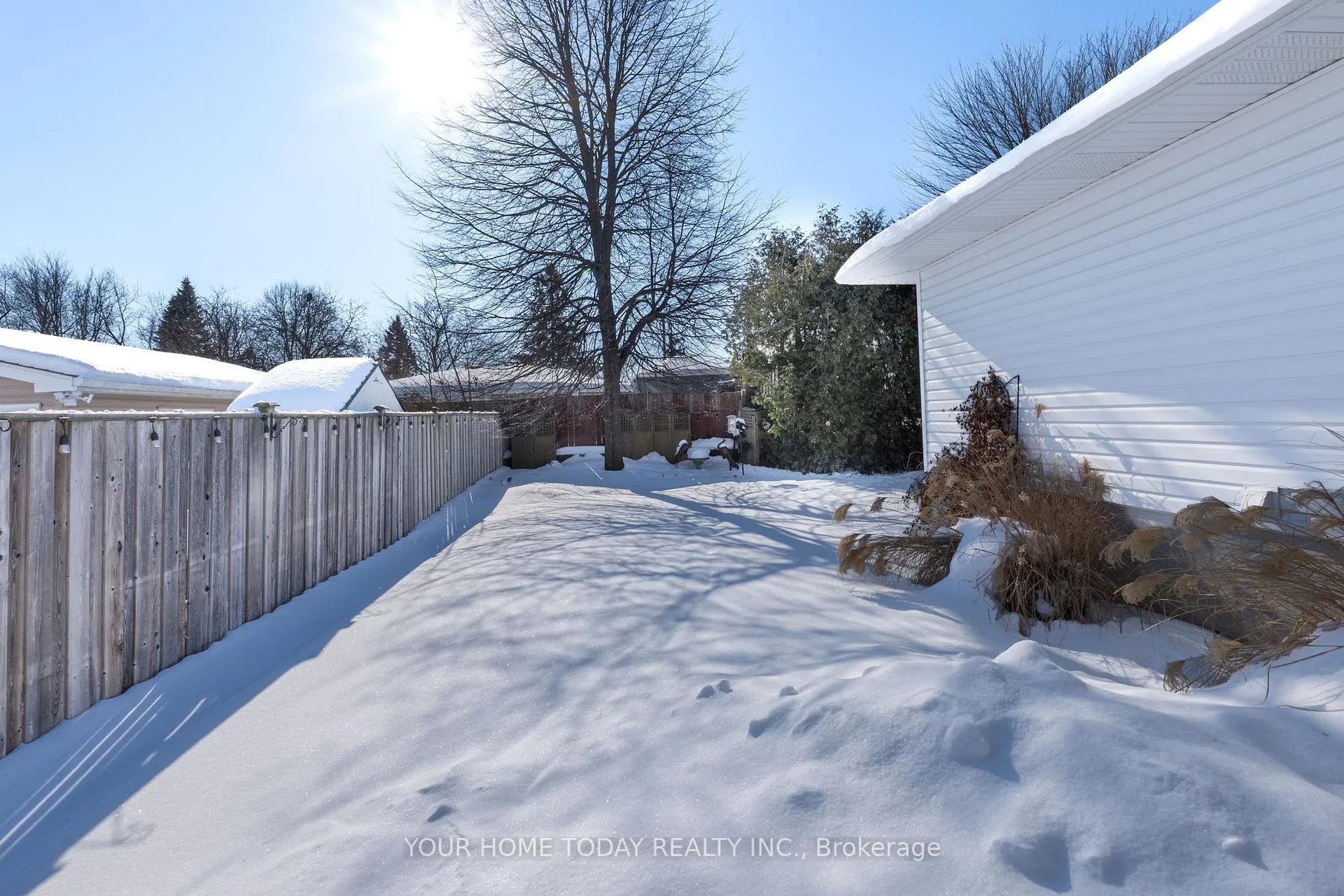 Photo 37 of 260 Delrex Boulevard, Halton Hills, Georgetown — HOMEH