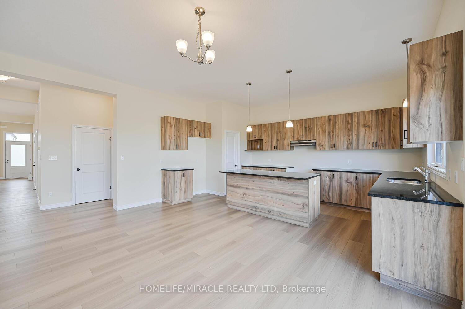 Photo 6 of 16 Munn Crescent, Brant, Paris — HOMEH