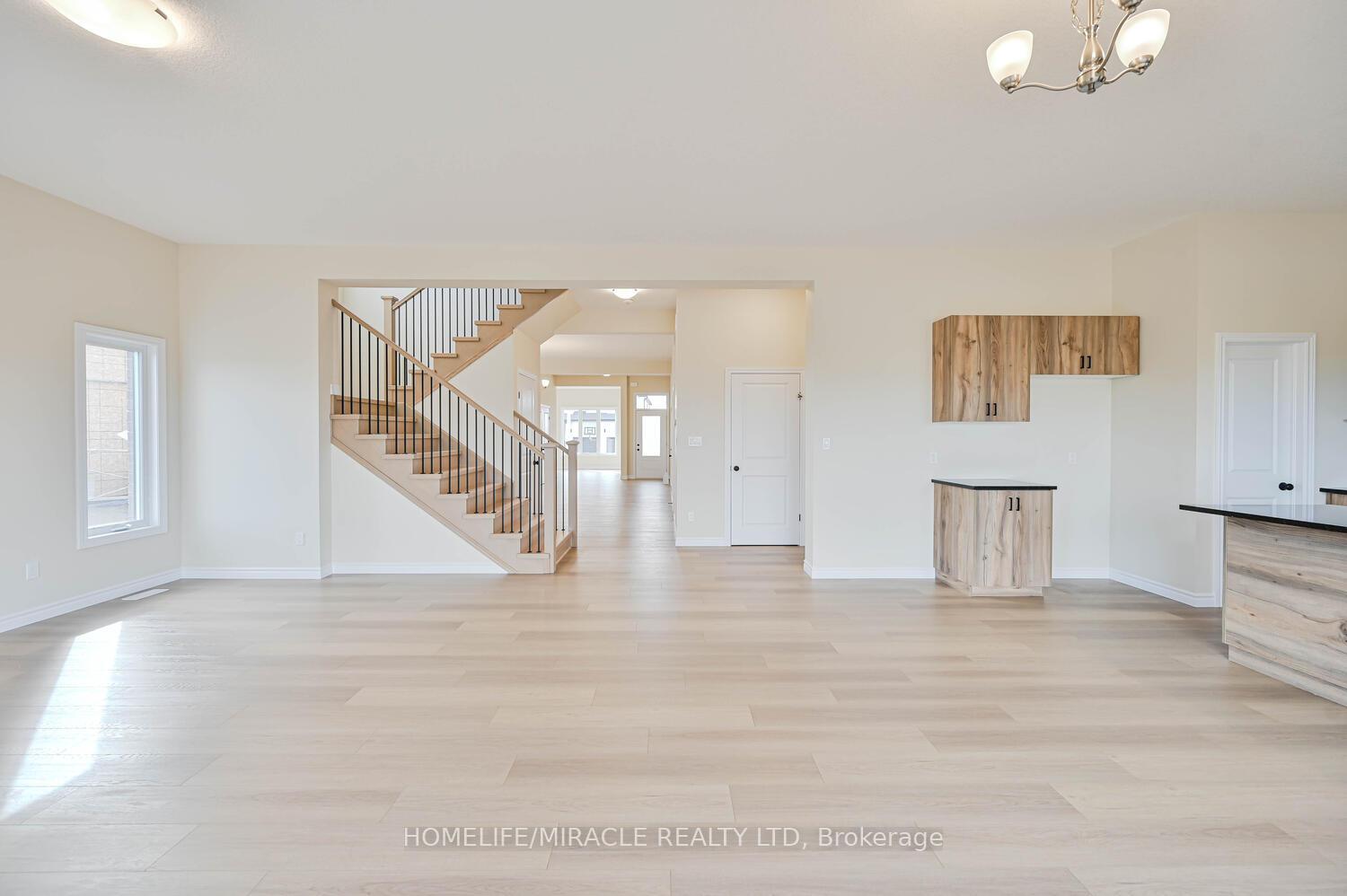 Photo 14 of 16 Munn Crescent, Brant, Paris — HOMEH