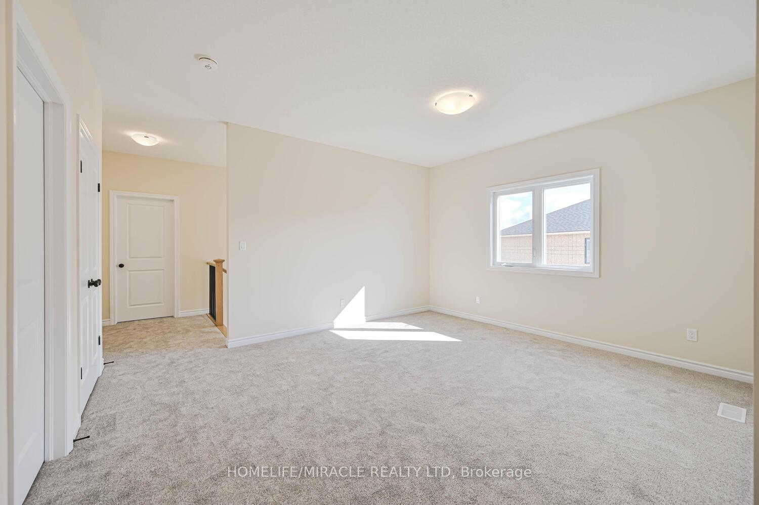 Photo 12 of 16 Munn Crescent, Brant, Paris — HOMEH