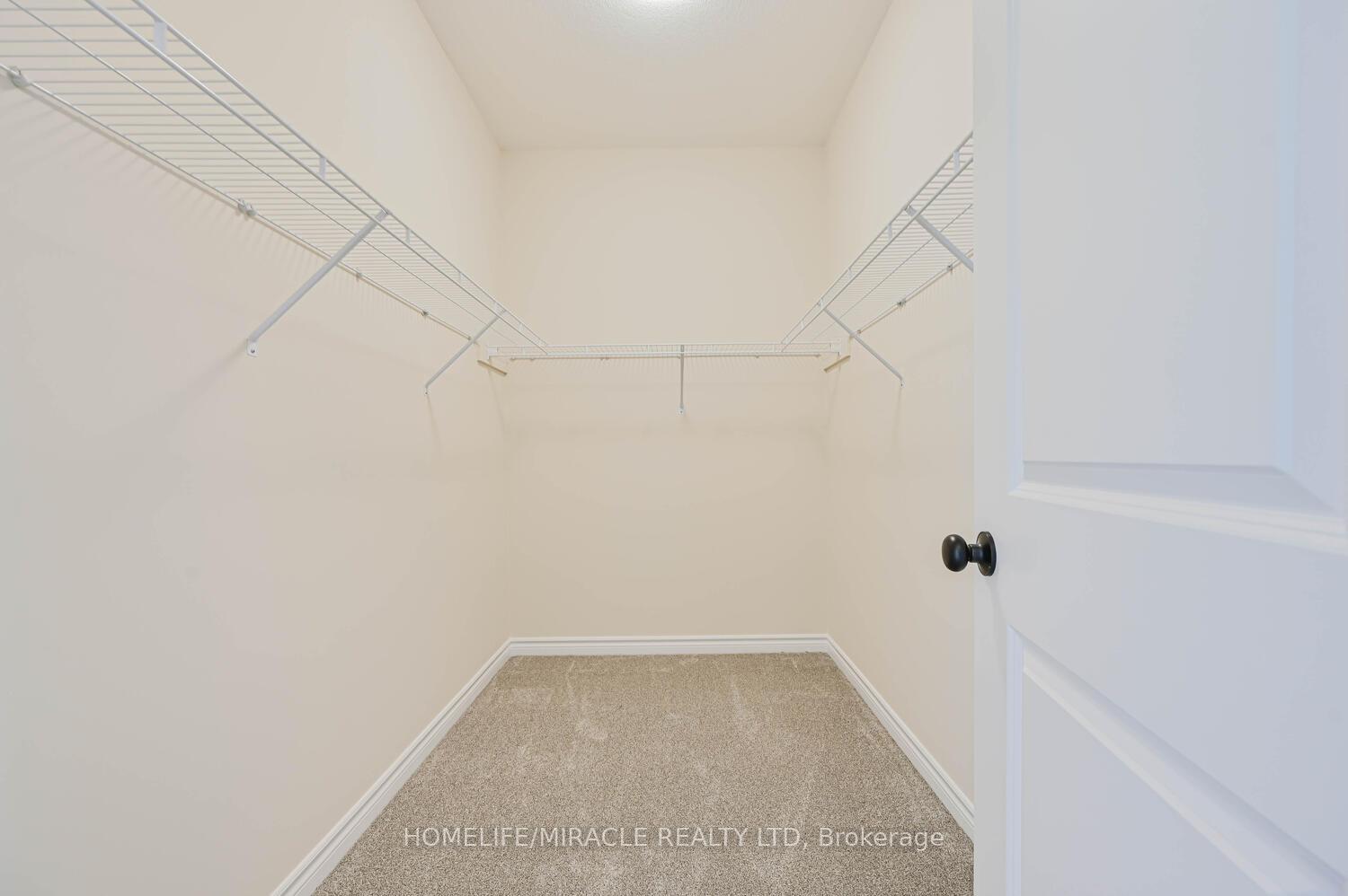 Photo 24 of 16 Munn Crescent, Brant, Paris — HOMEH