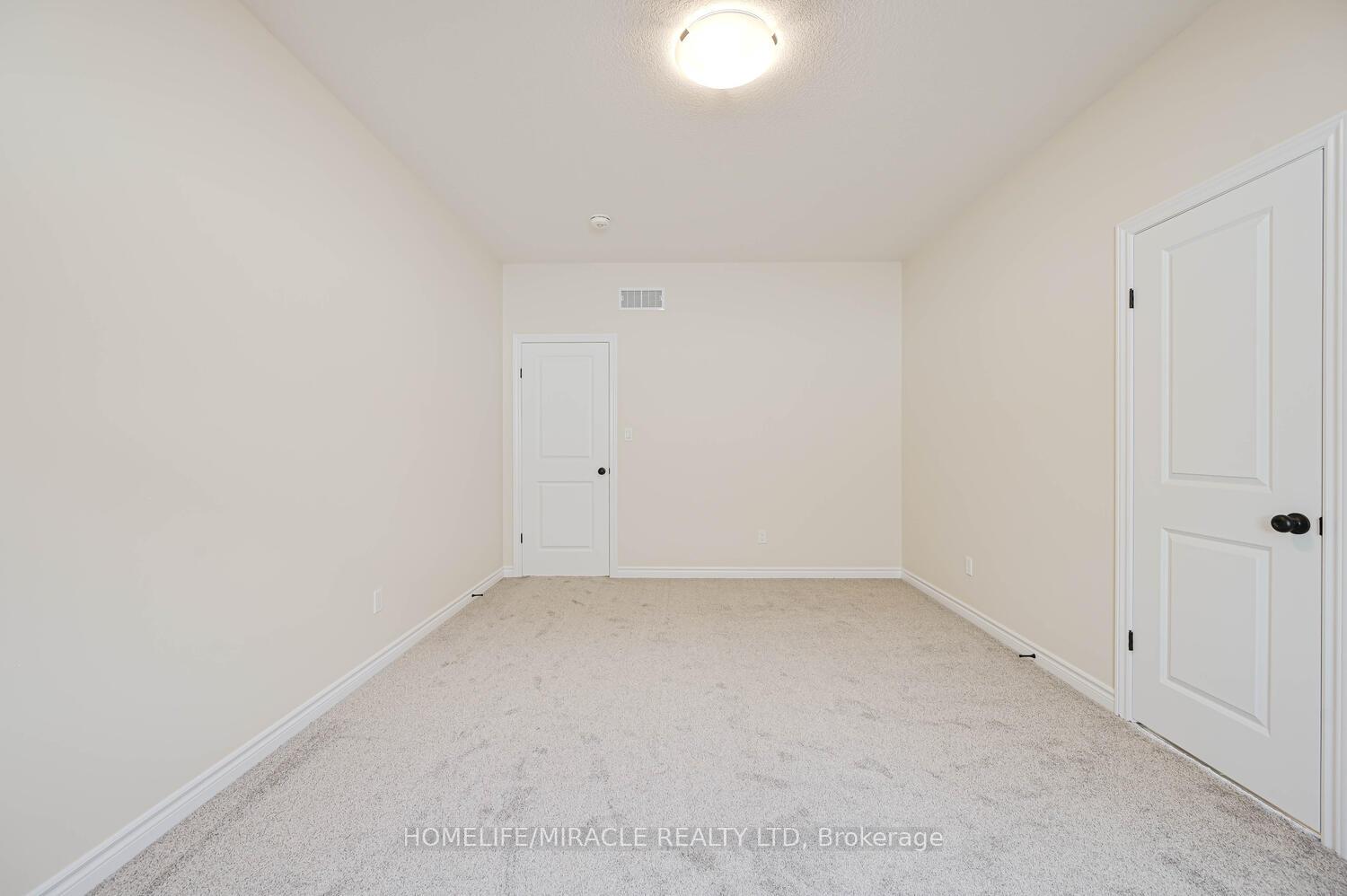 Photo 21 of 16 Munn Crescent, Brant, Paris — HOMEH