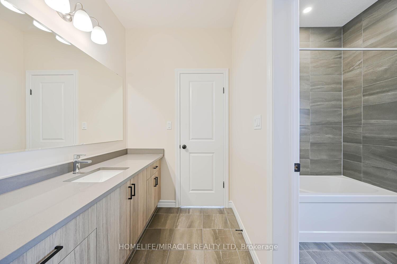 Photo 36 of 16 Munn Crescent, Brant, Paris — HOMEH
