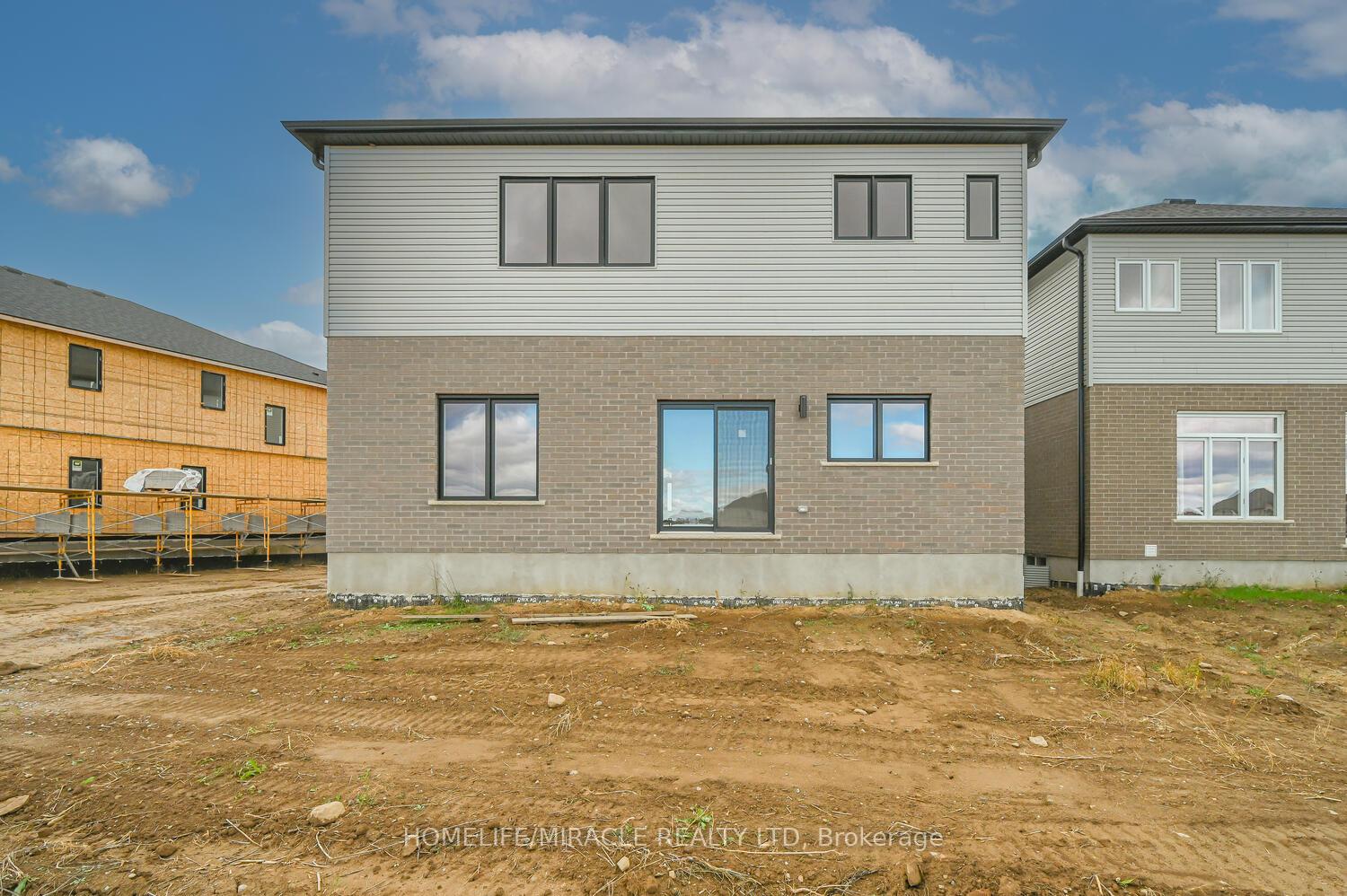 Photo 50 of 16 Munn Crescent, Brant, Paris — HOMEH