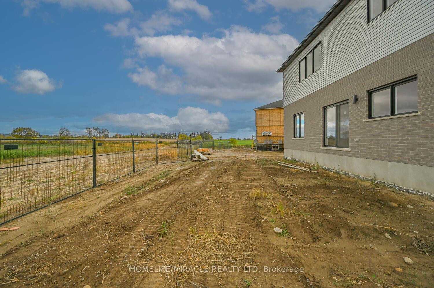 Photo 45 of 16 Munn Crescent, Brant, Paris — HOMEH