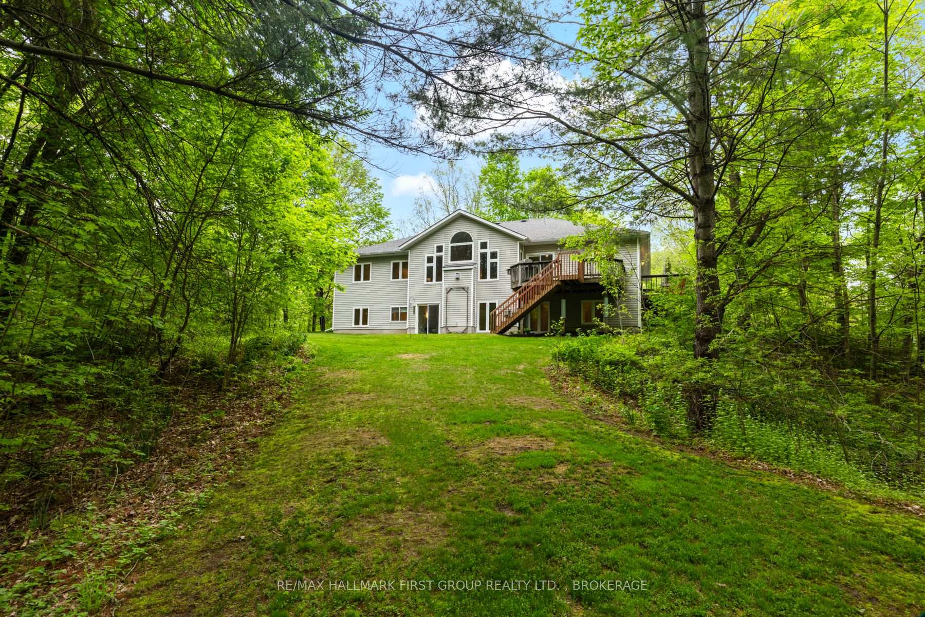 Photo 2 of 3895 Stone Point Drive, Frontenac, Frontenac South — HOMEH