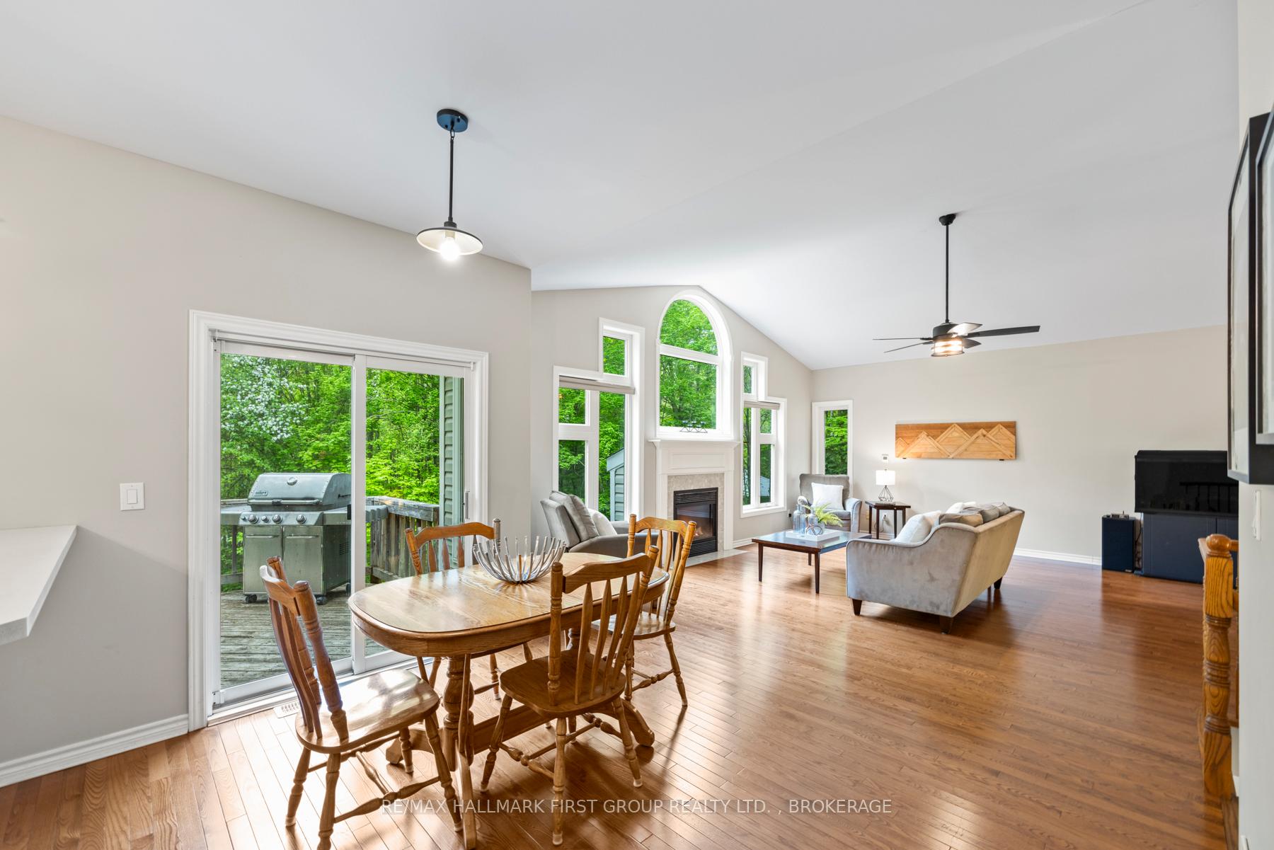 Photo 12 of 3895 Stone Point Drive, Frontenac, Frontenac South — HOMEH