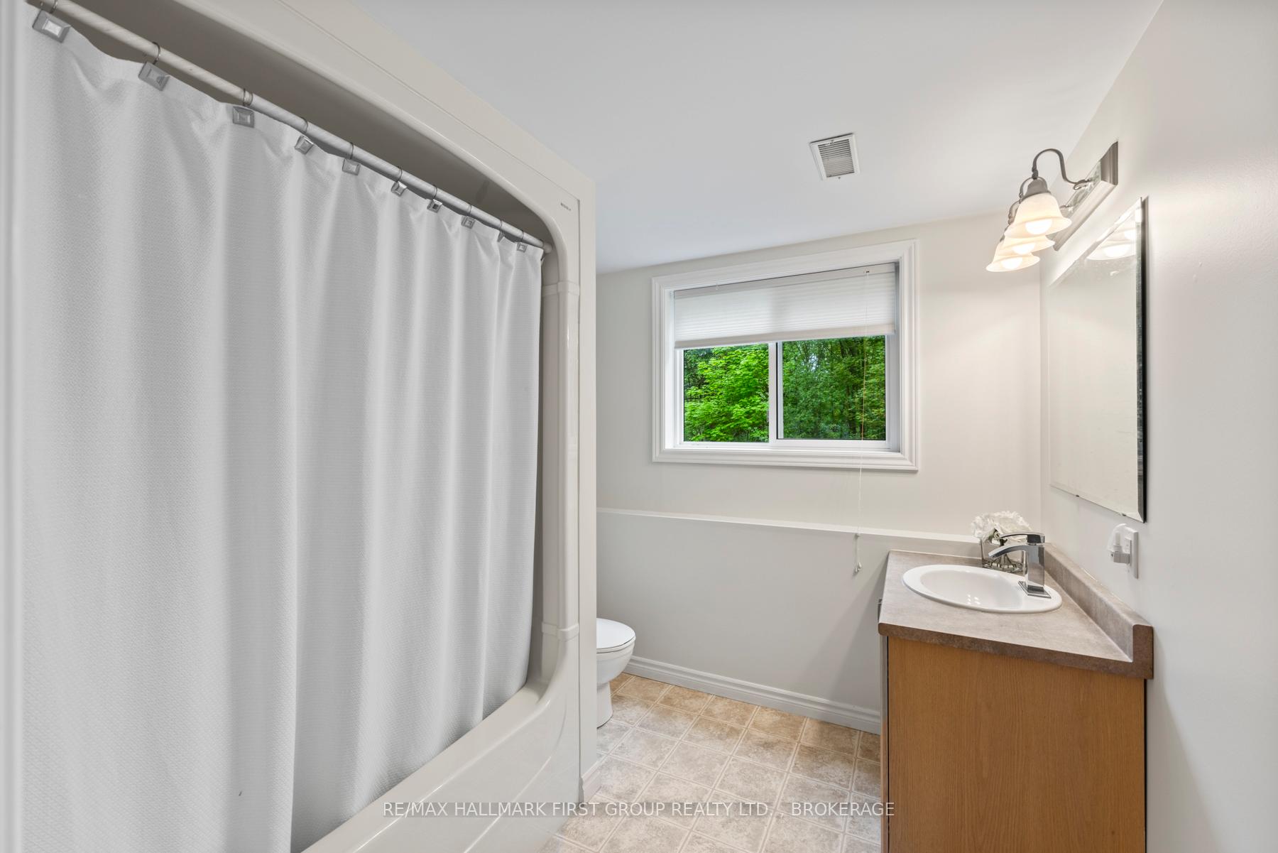 Photo 33 of 3895 Stone Point Drive, Frontenac, Frontenac South — HOMEH