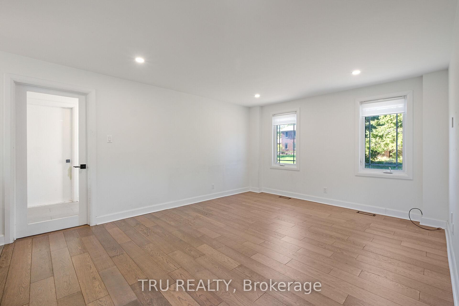Photo 2 of 12 Apache Crescent, Ottawa, City View/Skyline/Fisher Heights/Parkwood Hills — HOMEH