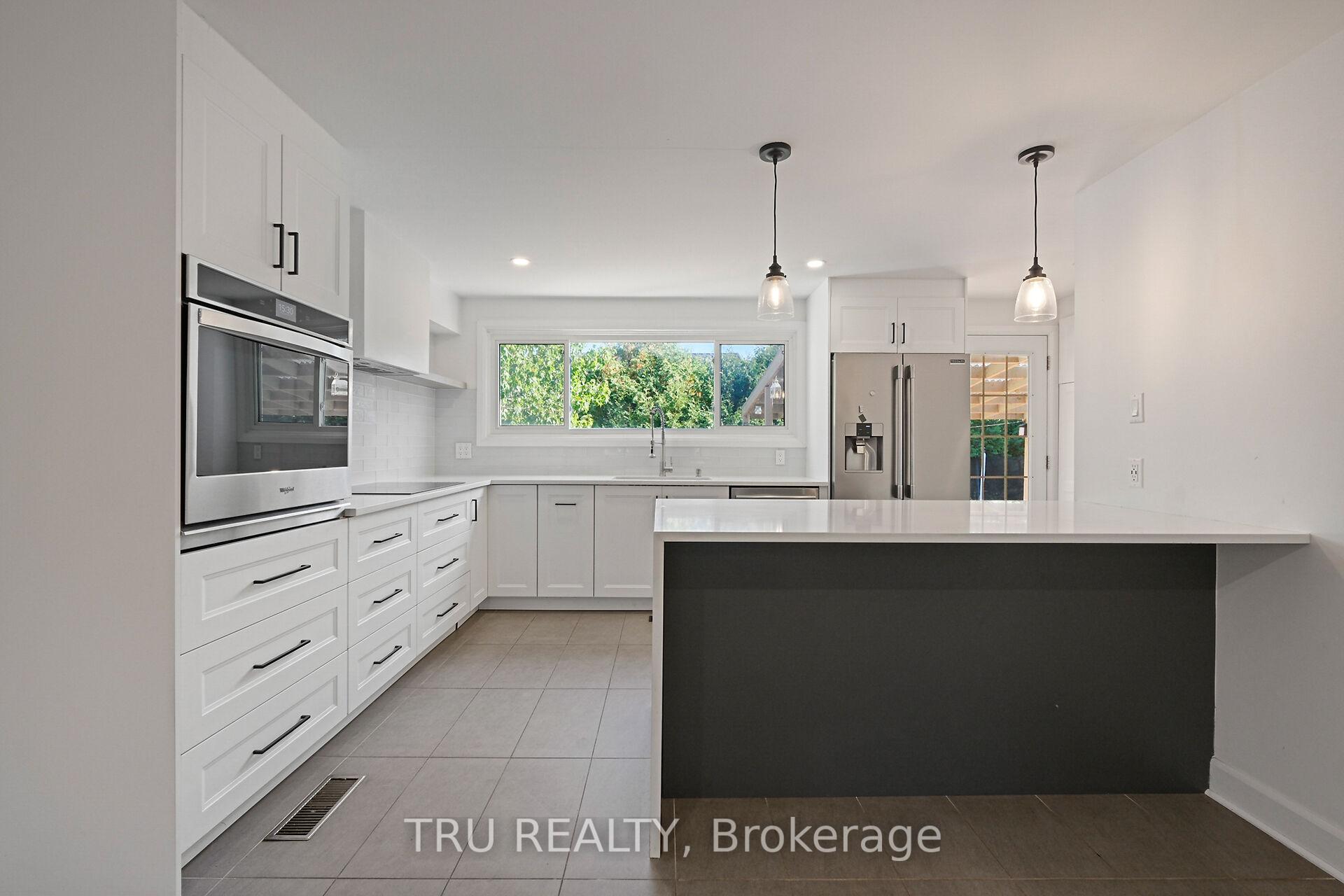 Photo 16 of 12 Apache Crescent, Ottawa, City View/Skyline/Fisher Heights/Parkwood Hills — HOMEH