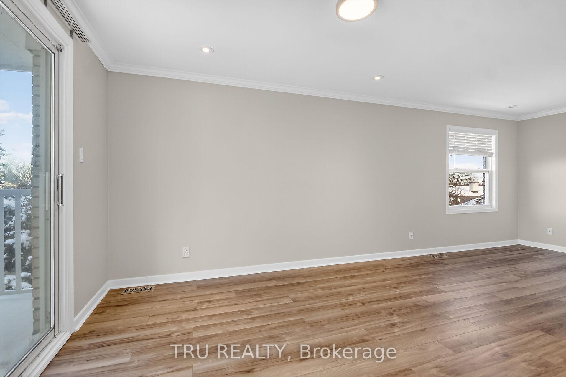 Photo 35 of 12 Apache Crescent, Ottawa, City View/Skyline/Fisher Heights/Parkwood Hills — HOMEH