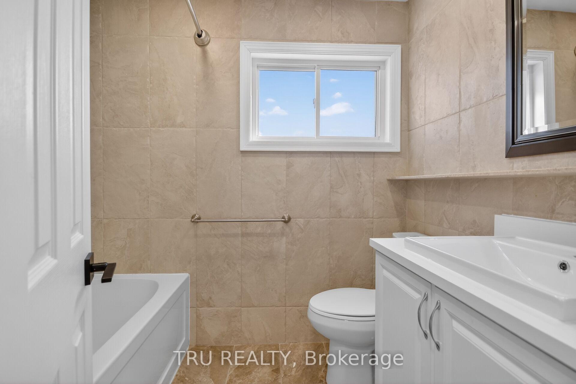 Photo 23 of 12 Apache Crescent, Ottawa, City View/Skyline/Fisher Heights/Parkwood Hills — HOMEH