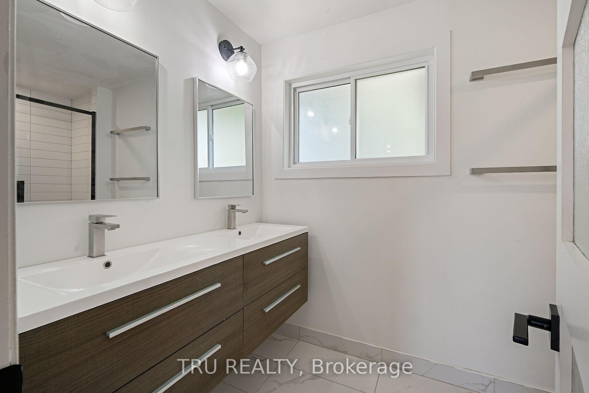 Photo 43 of 12 Apache Crescent, Ottawa, City View/Skyline/Fisher Heights/Parkwood Hills — HOMEH