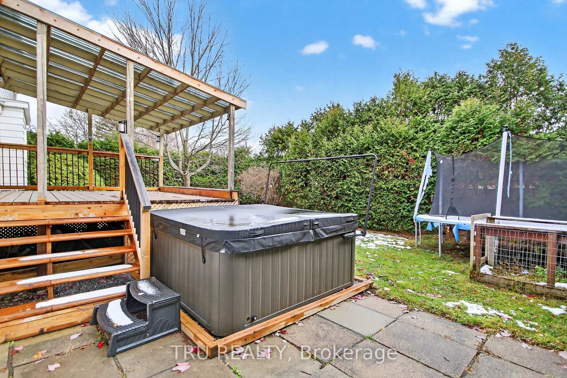 Photo 31 of 12 Apache Crescent, Ottawa, City View/Skyline/Fisher Heights/Parkwood Hills — HOMEH