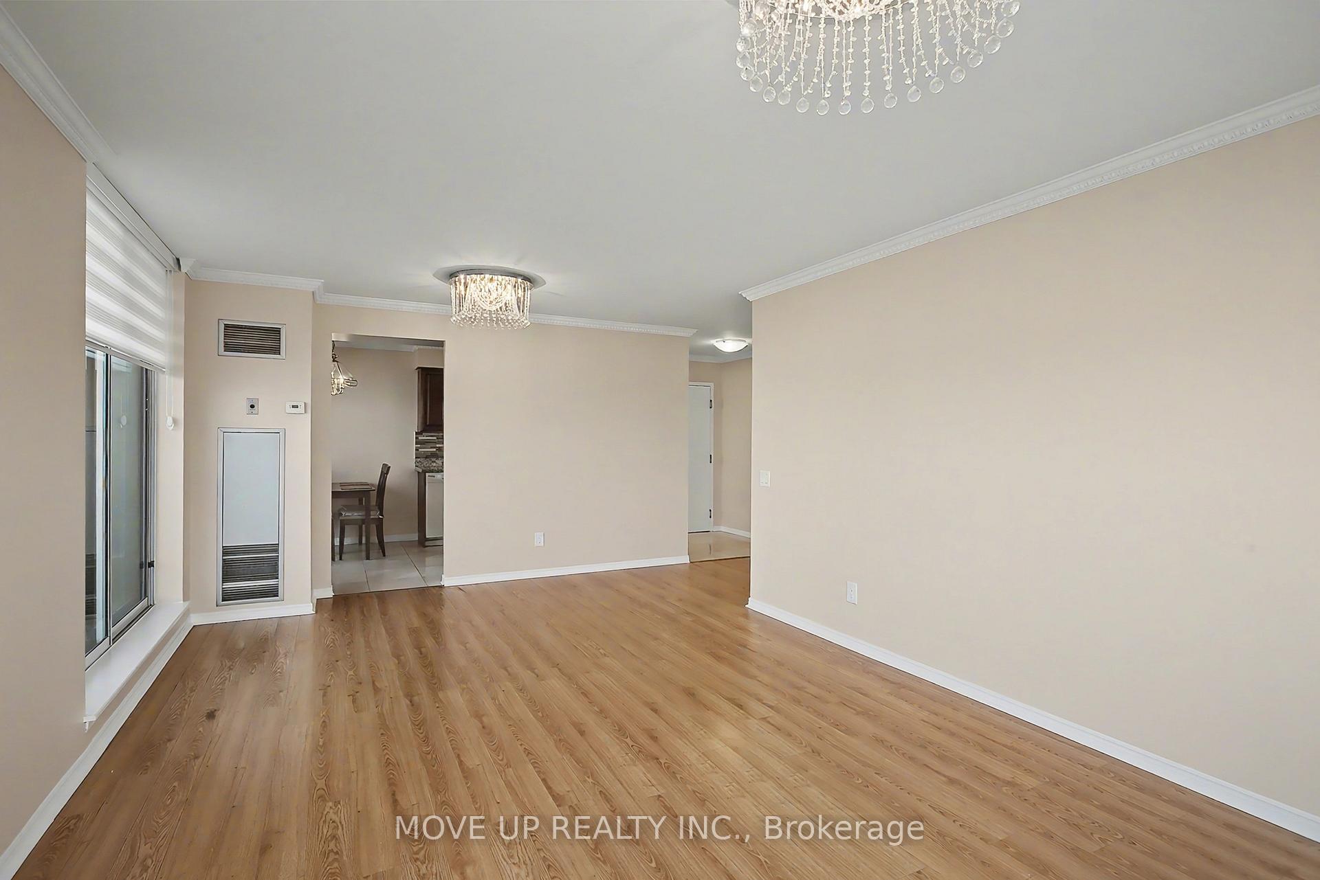 Photo 7 of Unit 810, 91 Townsgate Drive, Vaughan, Crestwood-Springfarm-Yorkhill — HOMEH