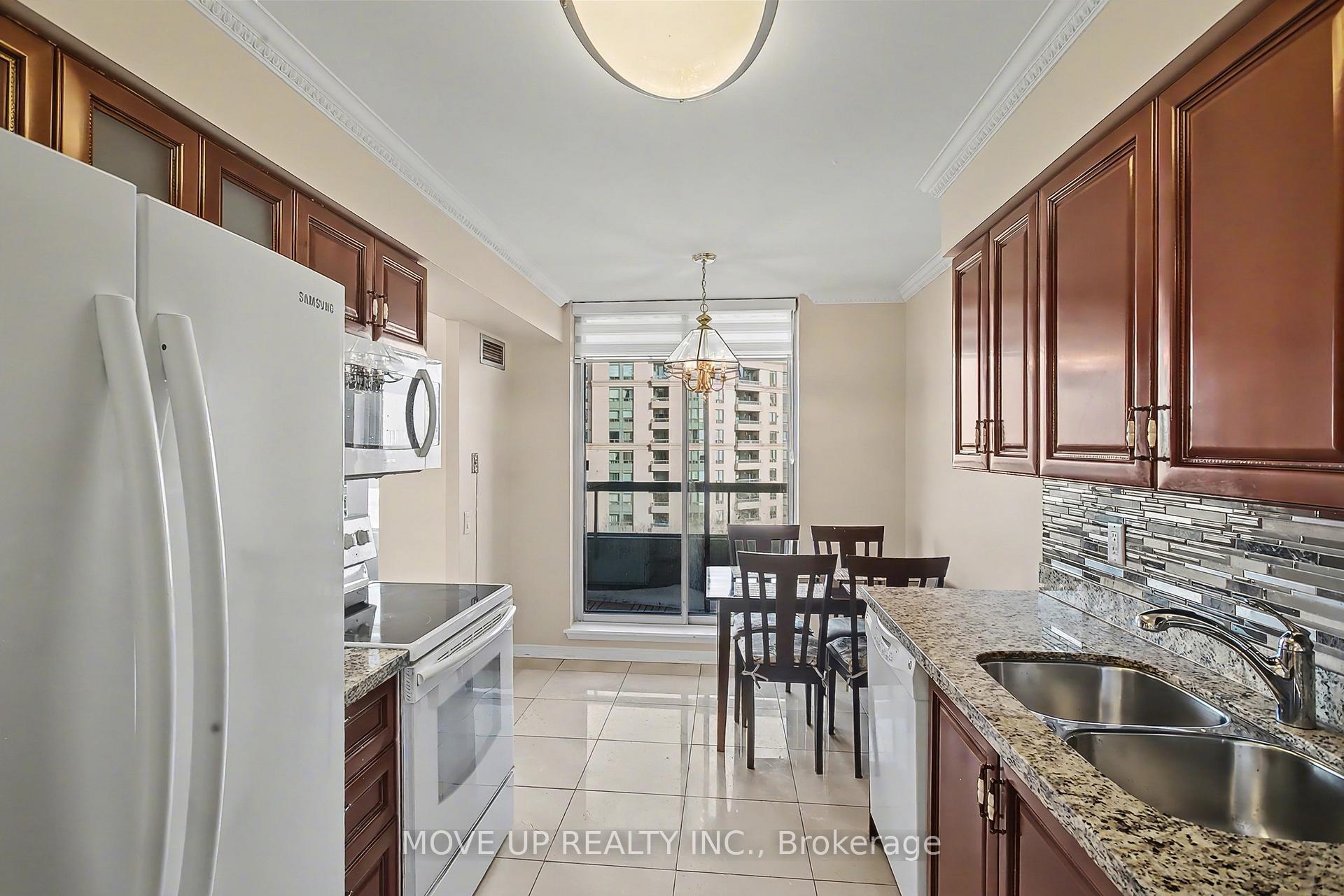 Photo 11 of Unit 810, 91 Townsgate Drive, Vaughan, Crestwood-Springfarm-Yorkhill — HOMEH