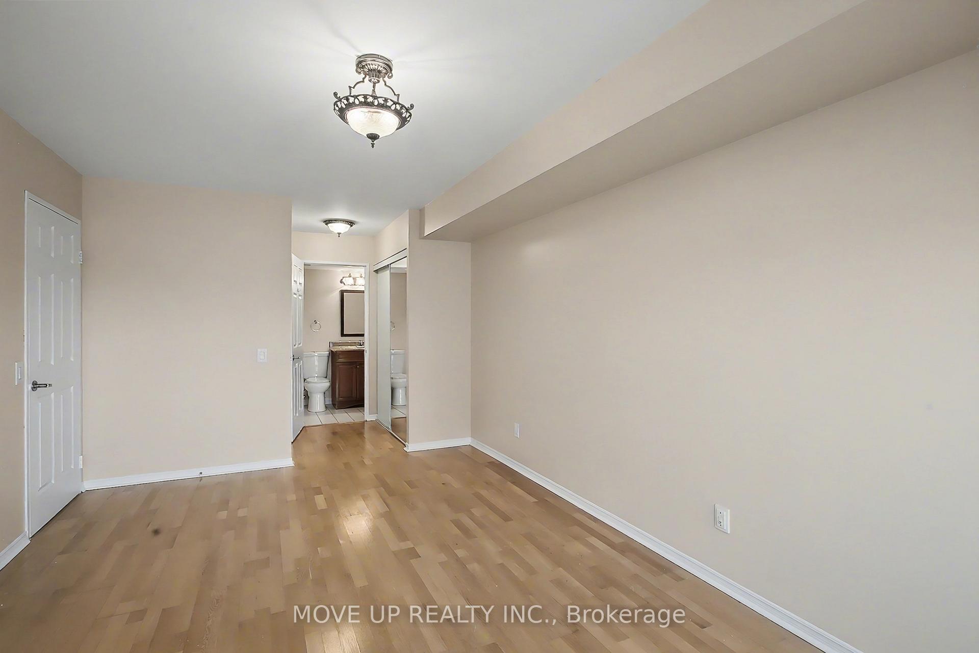 Photo 12 of Unit 810, 91 Townsgate Drive, Vaughan, Crestwood-Springfarm-Yorkhill — HOMEH