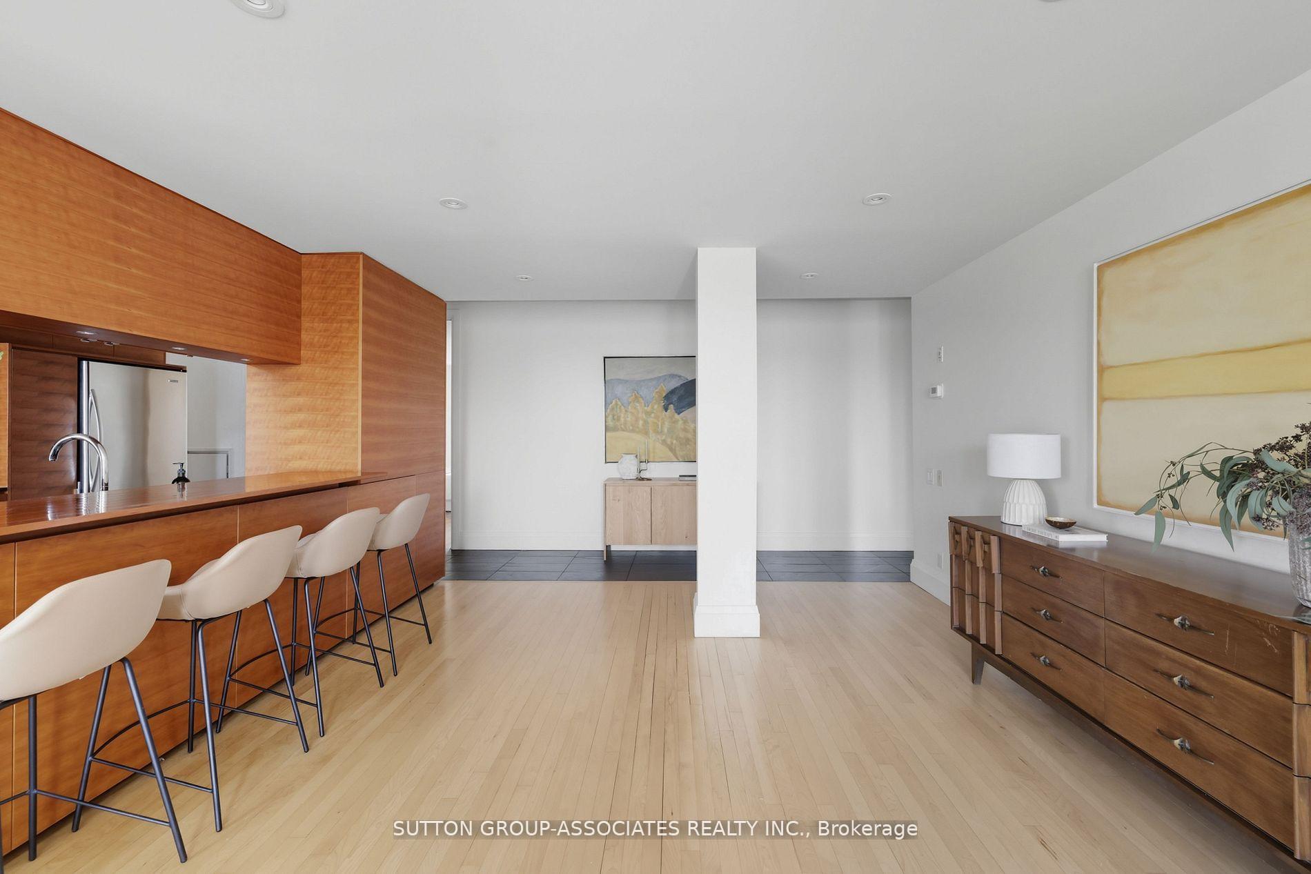 Photo 6 of Unit 408, 385 Brunswick Avenue, Toronto, The Annex — HOMEH