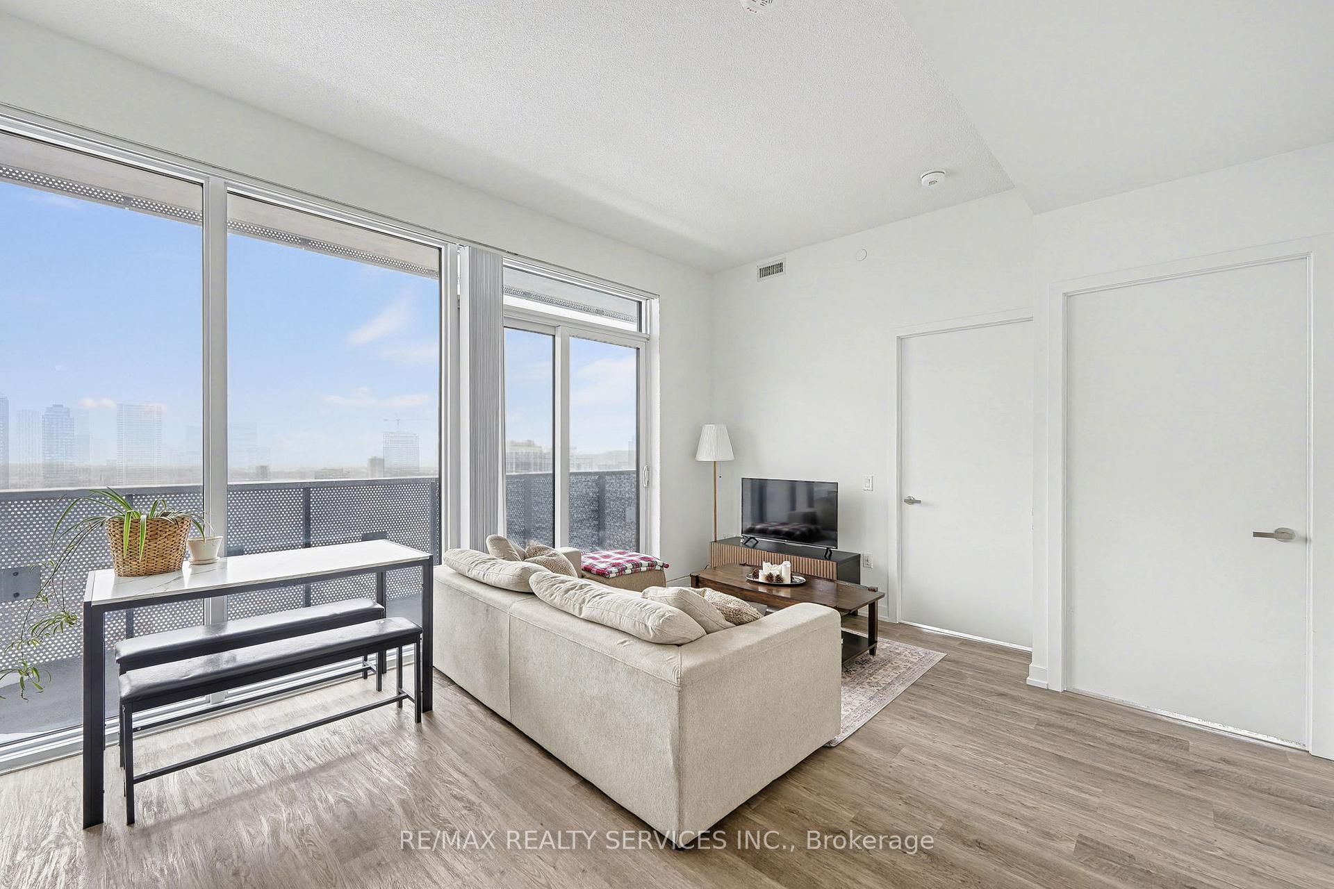 Photo 4 of Unit 4105, 55 Cooper Street, Toronto, Waterfront Communities — HOMEH