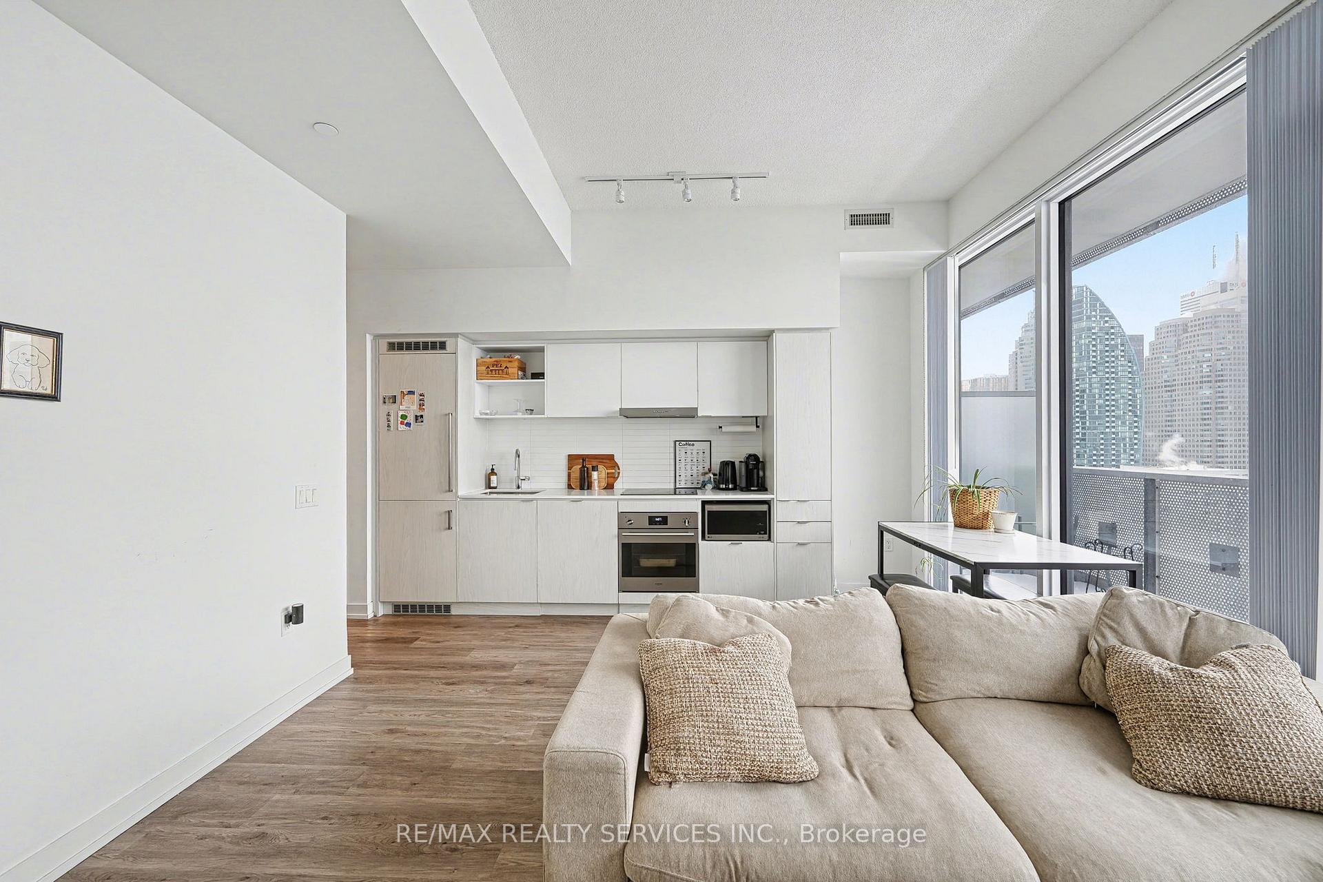 Photo 11 of Unit 4105, 55 Cooper Street, Toronto, Waterfront Communities — HOMEH