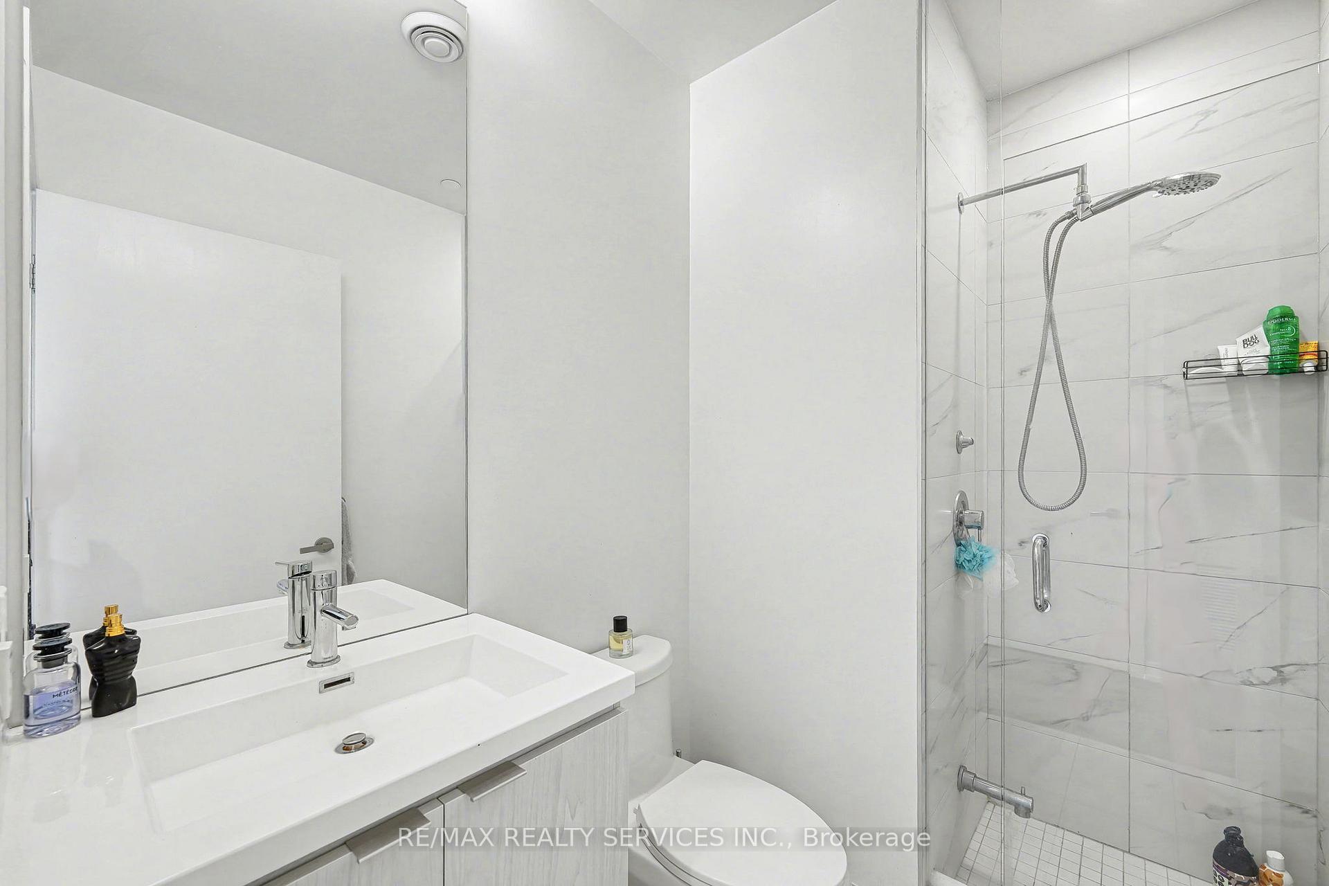 Photo 8 of Unit 4105, 55 Cooper Street, Toronto, Waterfront Communities — HOMEH
