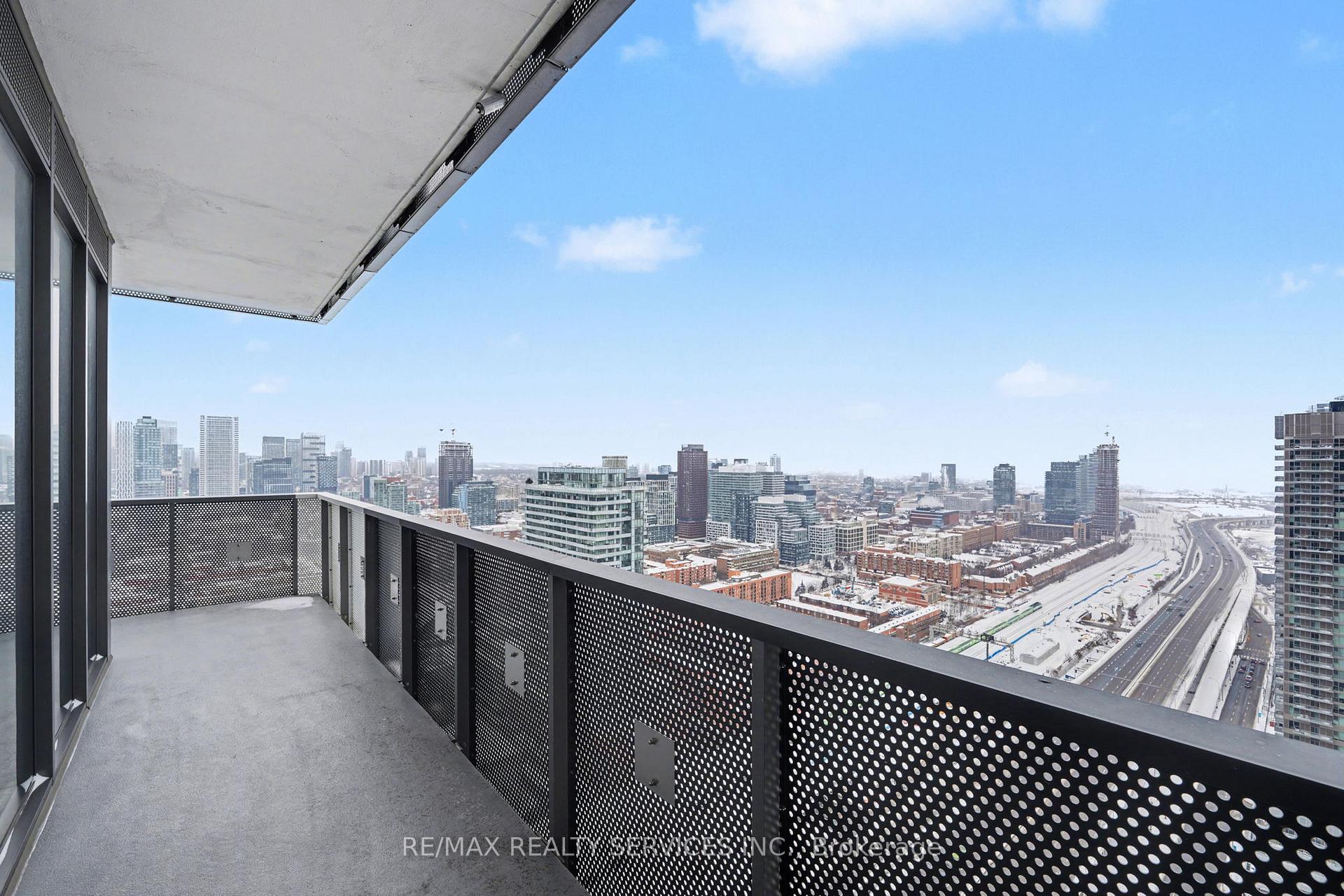 Photo 7 of Unit 4105, 55 Cooper Street, Toronto, Waterfront Communities — HOMEH