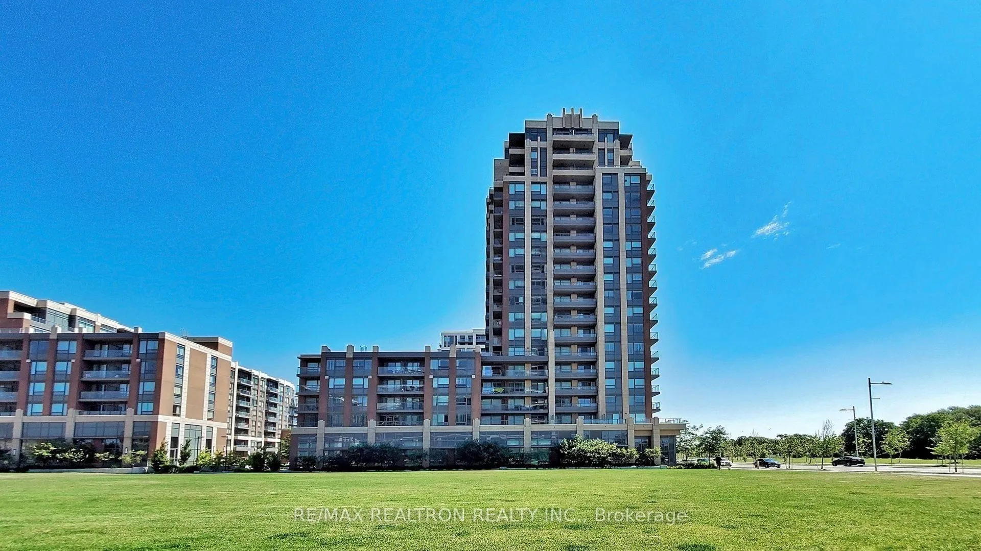 Photo 1 of Unit 2103, 18 Uptown Drive, Markham, Unionville — HOMEH