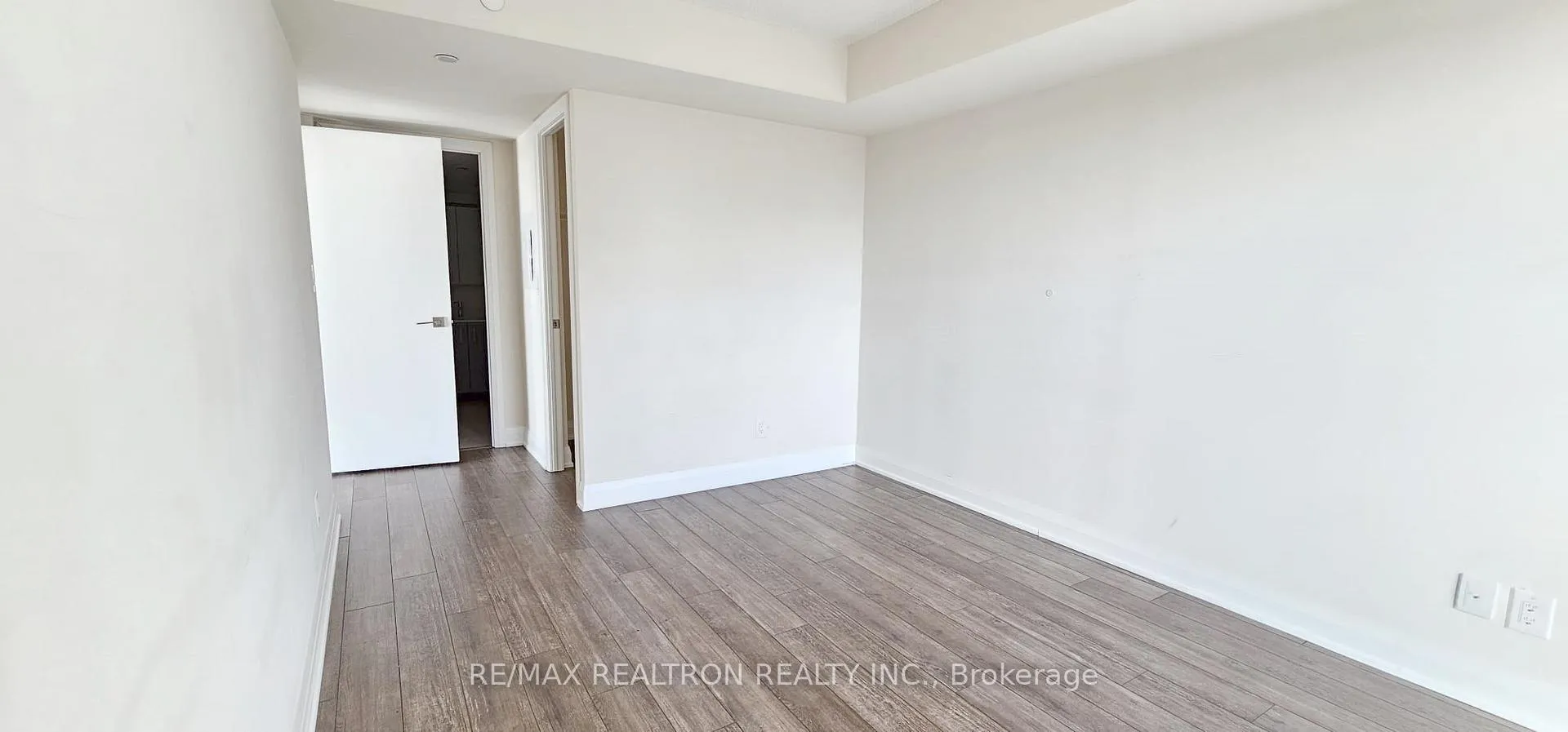Photo 11 of Unit 2103, 18 Uptown Drive, Markham, Unionville — HOMEH